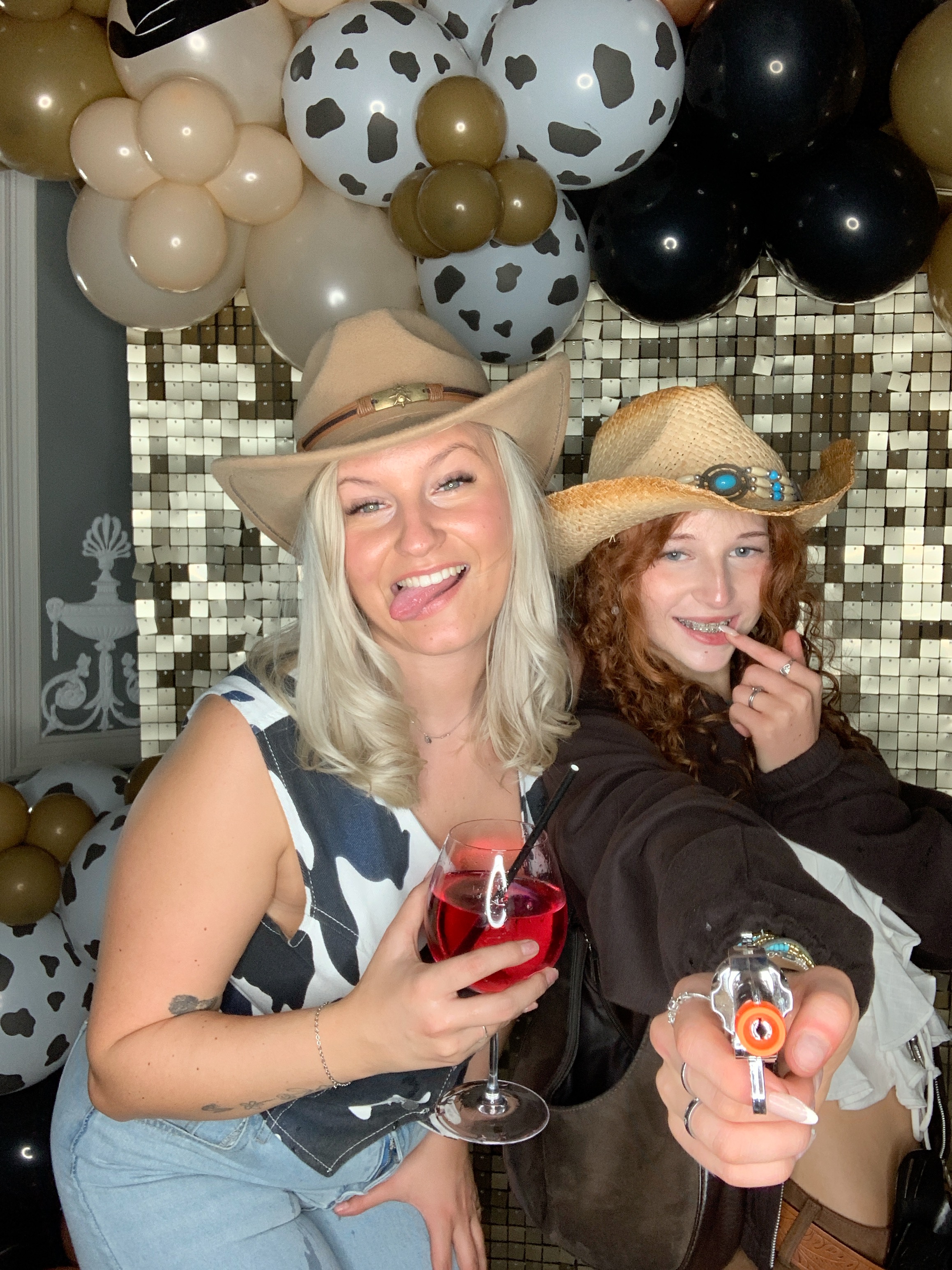 Saltmarshe Staff party  | View more photos from the event at gallery.magicimages.uk/u/MagicImages/Saltmarshe-Staff-party