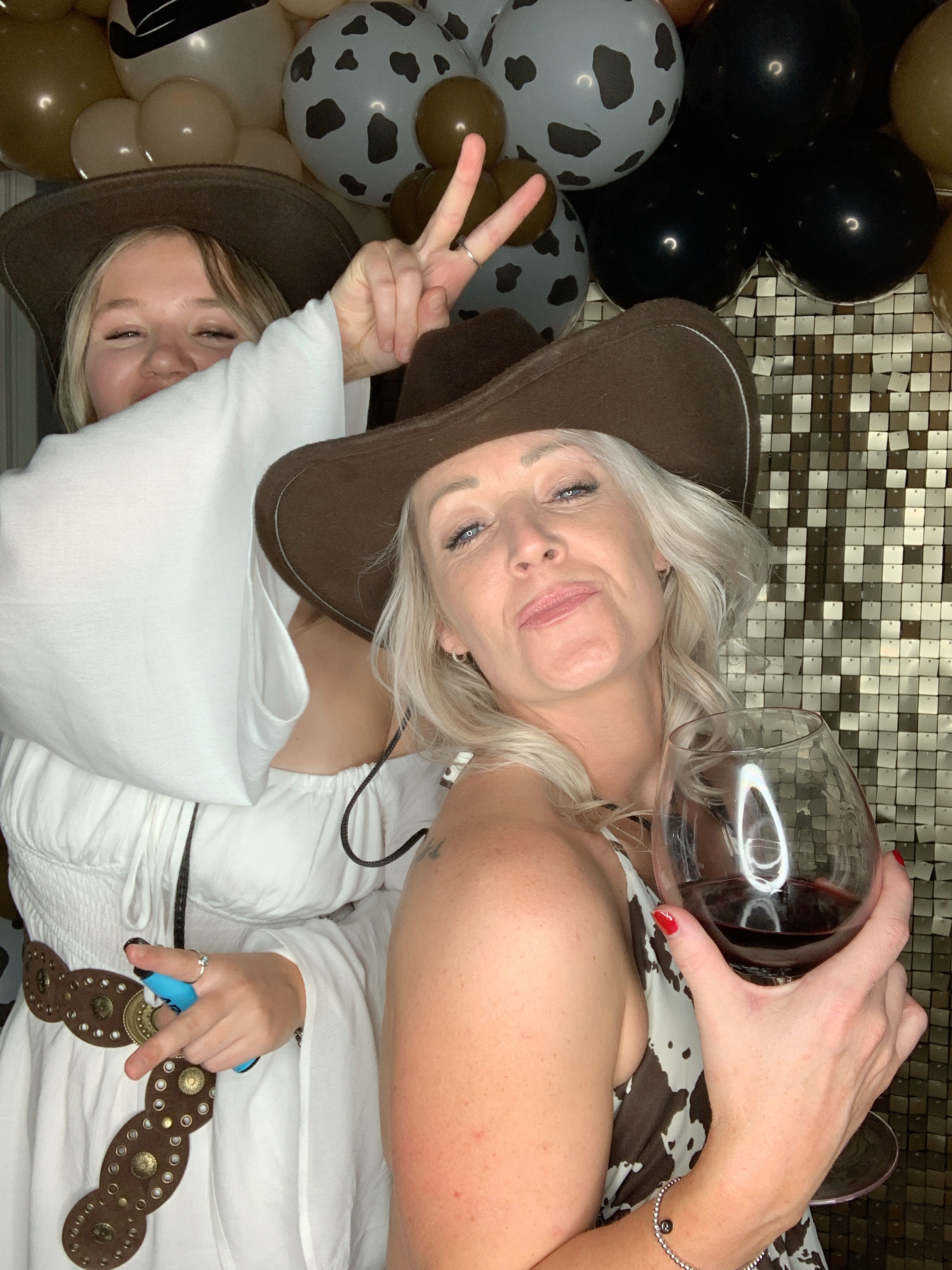 Saltmarshe Staff party  | View more photos from the event at gallery.magicimages.uk/u/MagicImages/Saltmarshe-Staff-party