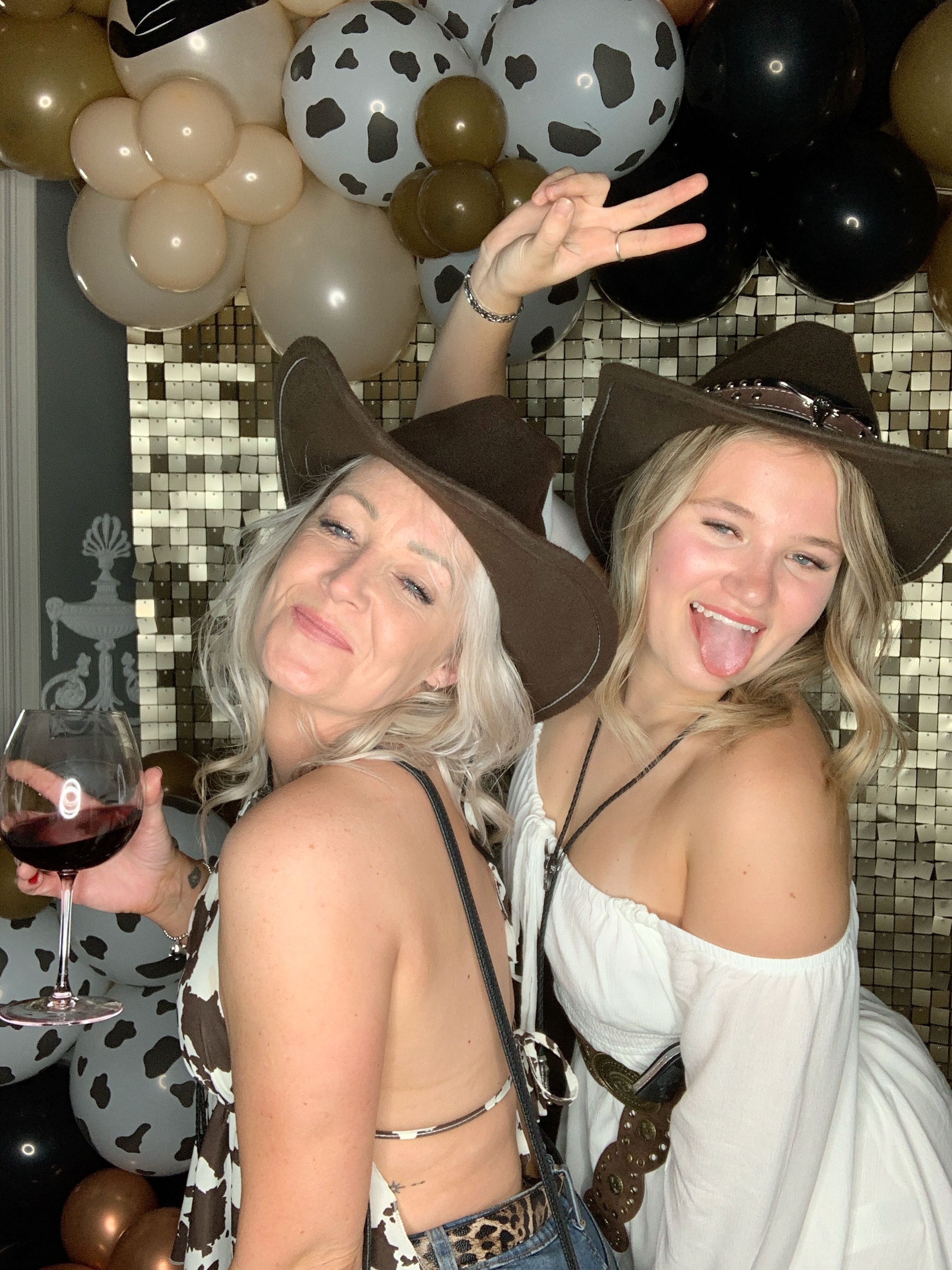 Saltmarshe Staff party  | View more photos from the event at gallery.magicimages.uk/u/MagicImages/Saltmarshe-Staff-party