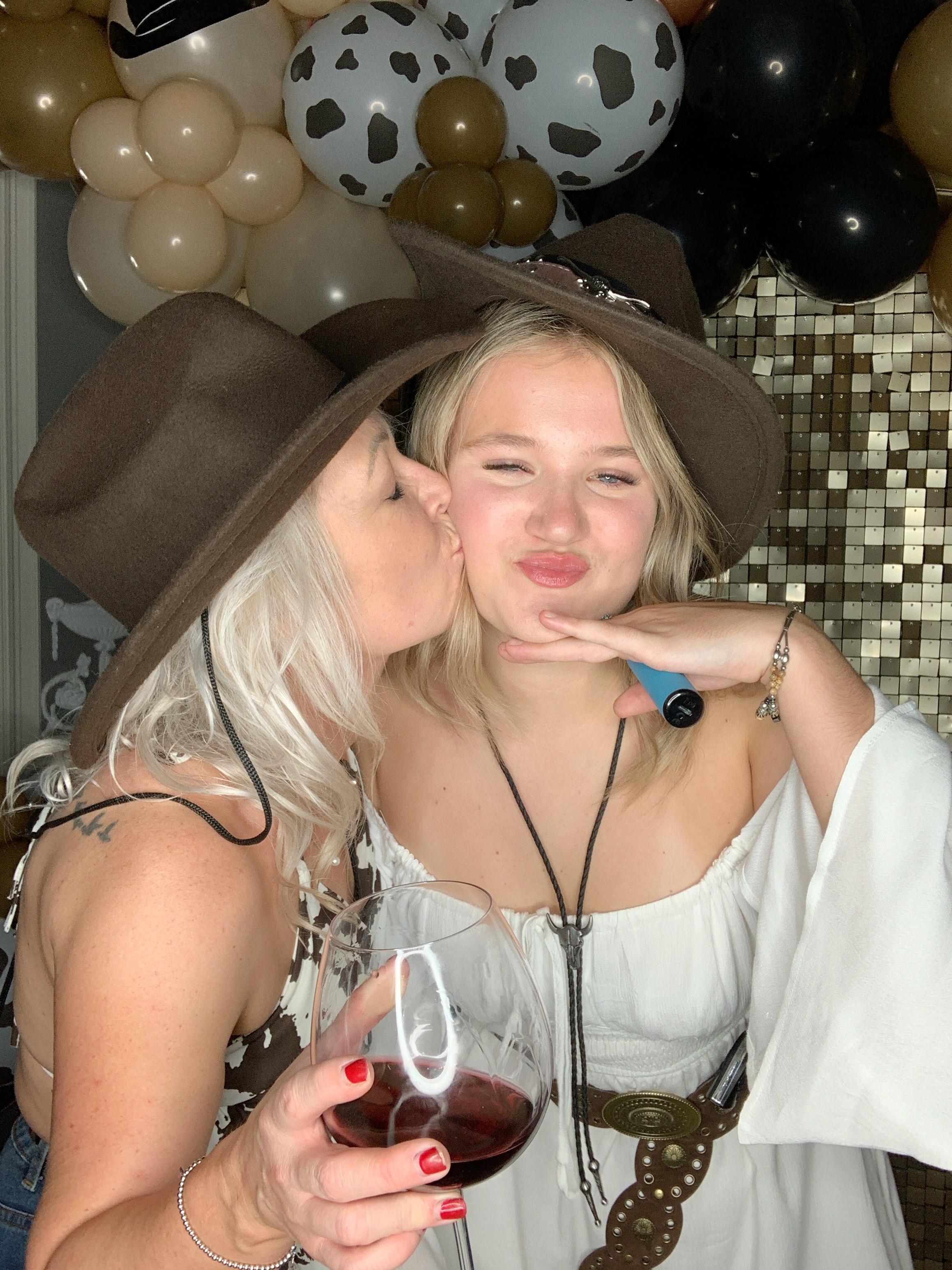 Saltmarshe Staff party  | View more photos from the event at gallery.magicimages.uk/u/MagicImages/Saltmarshe-Staff-party