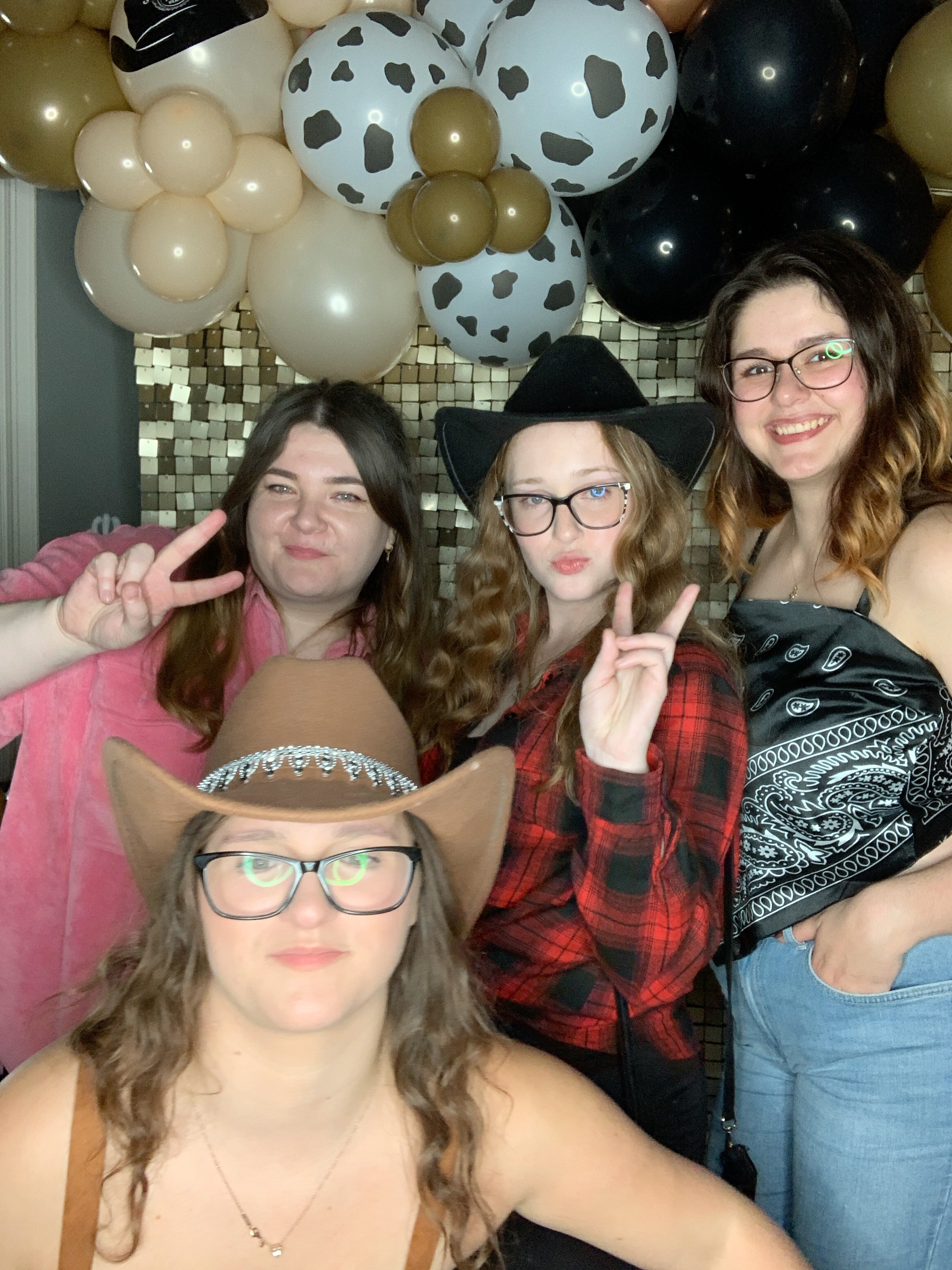 Saltmarshe Staff party  | View more photos from the event at gallery.magicimages.uk/u/MagicImages/Saltmarshe-Staff-party