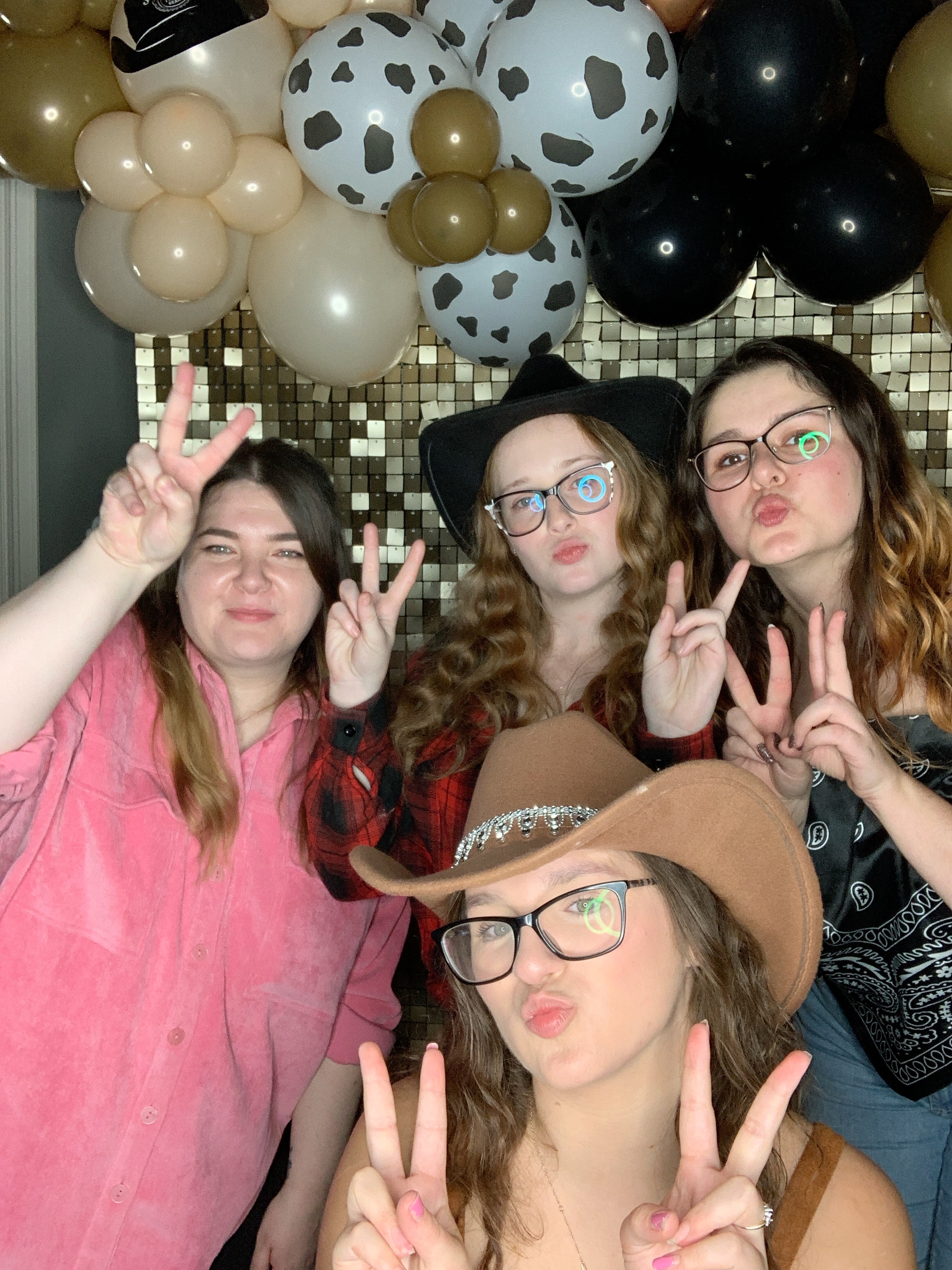 Saltmarshe Staff party  | View more photos from the event at gallery.magicimages.uk/u/MagicImages/Saltmarshe-Staff-party