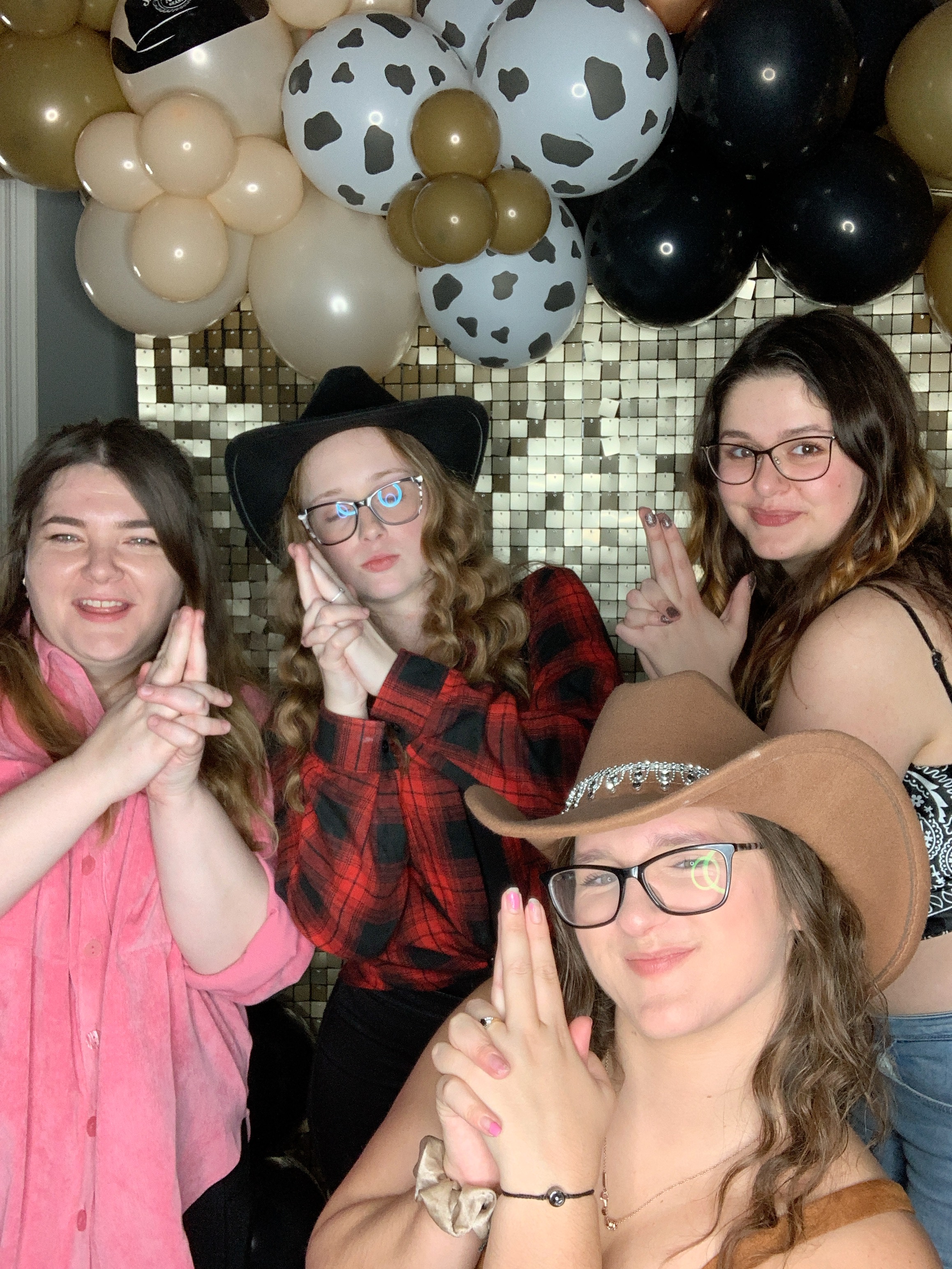 Saltmarshe Staff party  | View more photos from the event at gallery.magicimages.uk/u/MagicImages/Saltmarshe-Staff-party