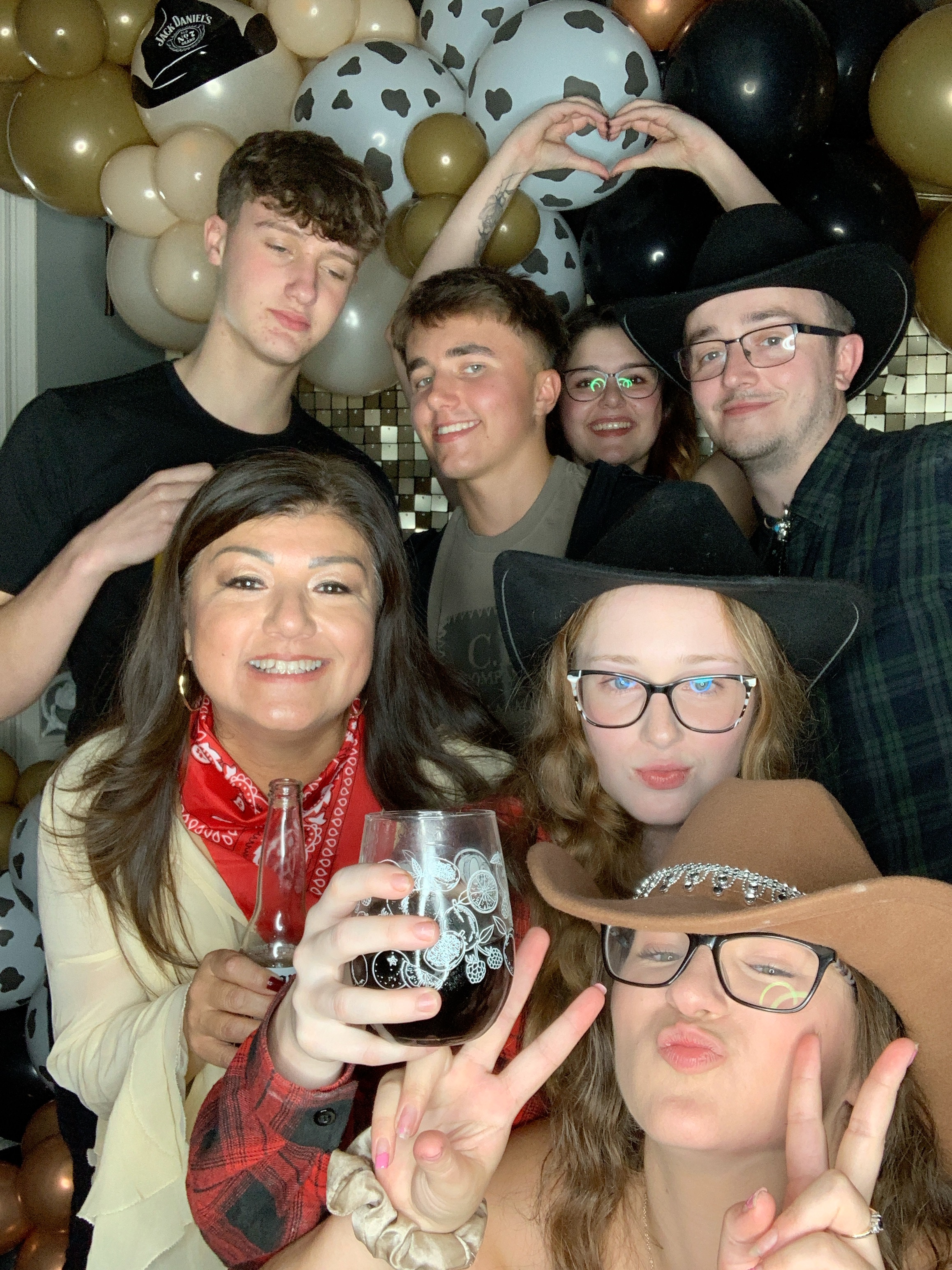 Saltmarshe Staff party  | View more photos from the event at gallery.magicimages.uk/u/MagicImages/Saltmarshe-Staff-party