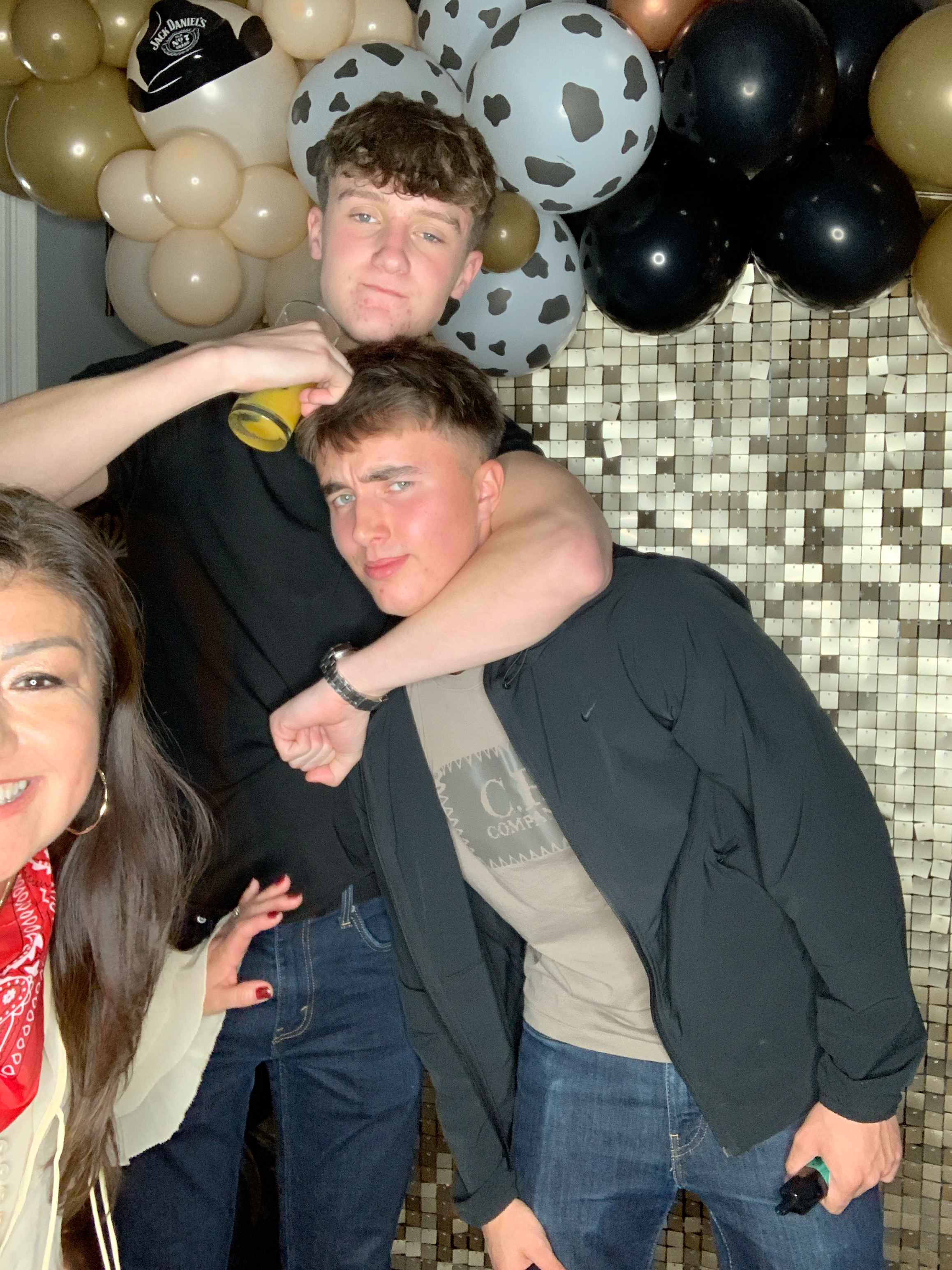 Saltmarshe Staff party  | View more photos from the event at gallery.magicimages.uk/u/MagicImages/Saltmarshe-Staff-party