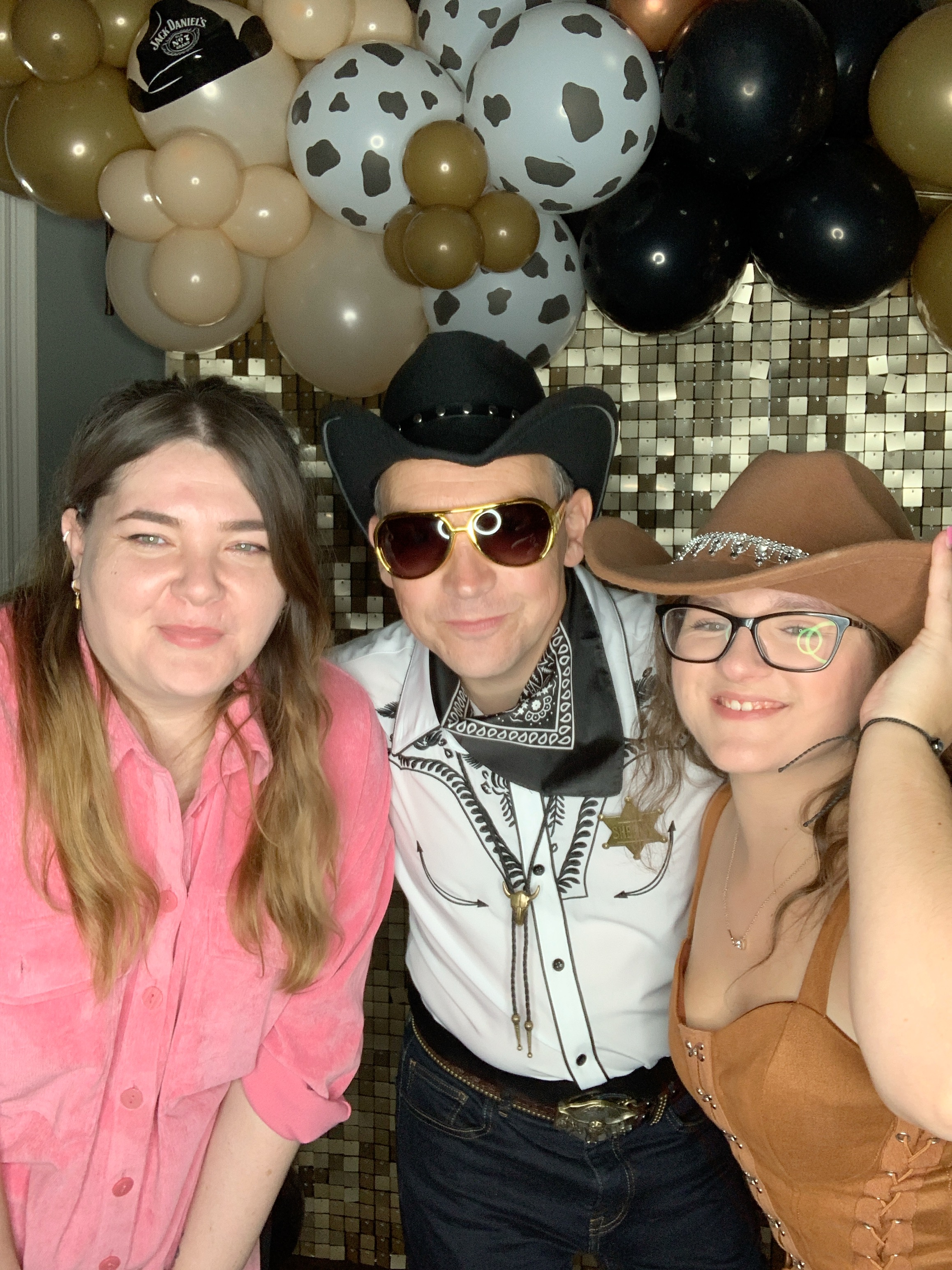 Saltmarshe Staff party  | View more photos from the event at gallery.magicimages.uk/u/MagicImages/Saltmarshe-Staff-party