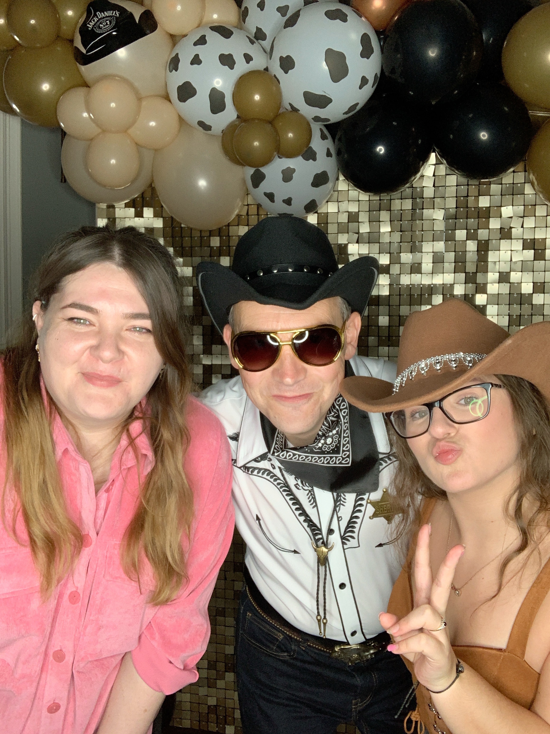 Saltmarshe Staff party  | View more photos from the event at gallery.magicimages.uk/u/MagicImages/Saltmarshe-Staff-party