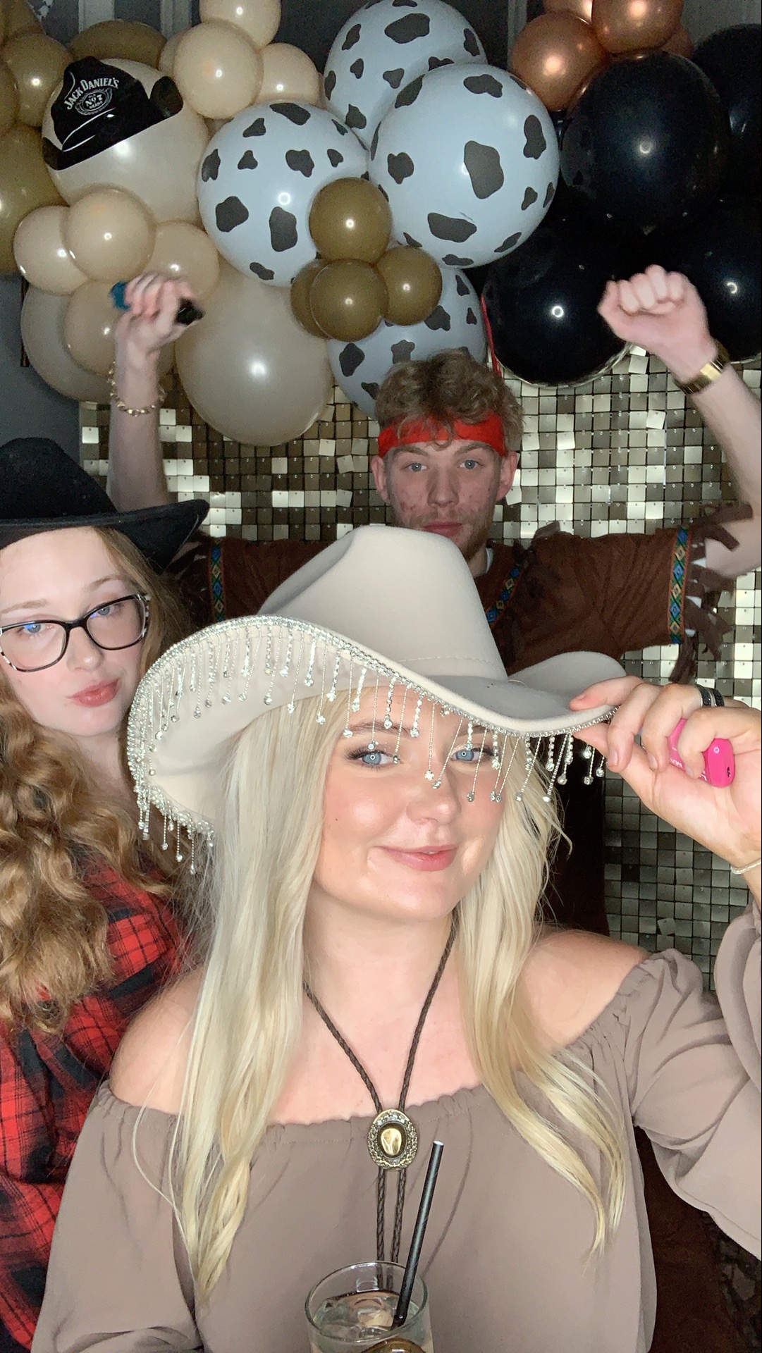 Saltmarshe Staff party  | View more photos from the event at gallery.magicimages.uk/u/MagicImages/Saltmarshe-Staff-party