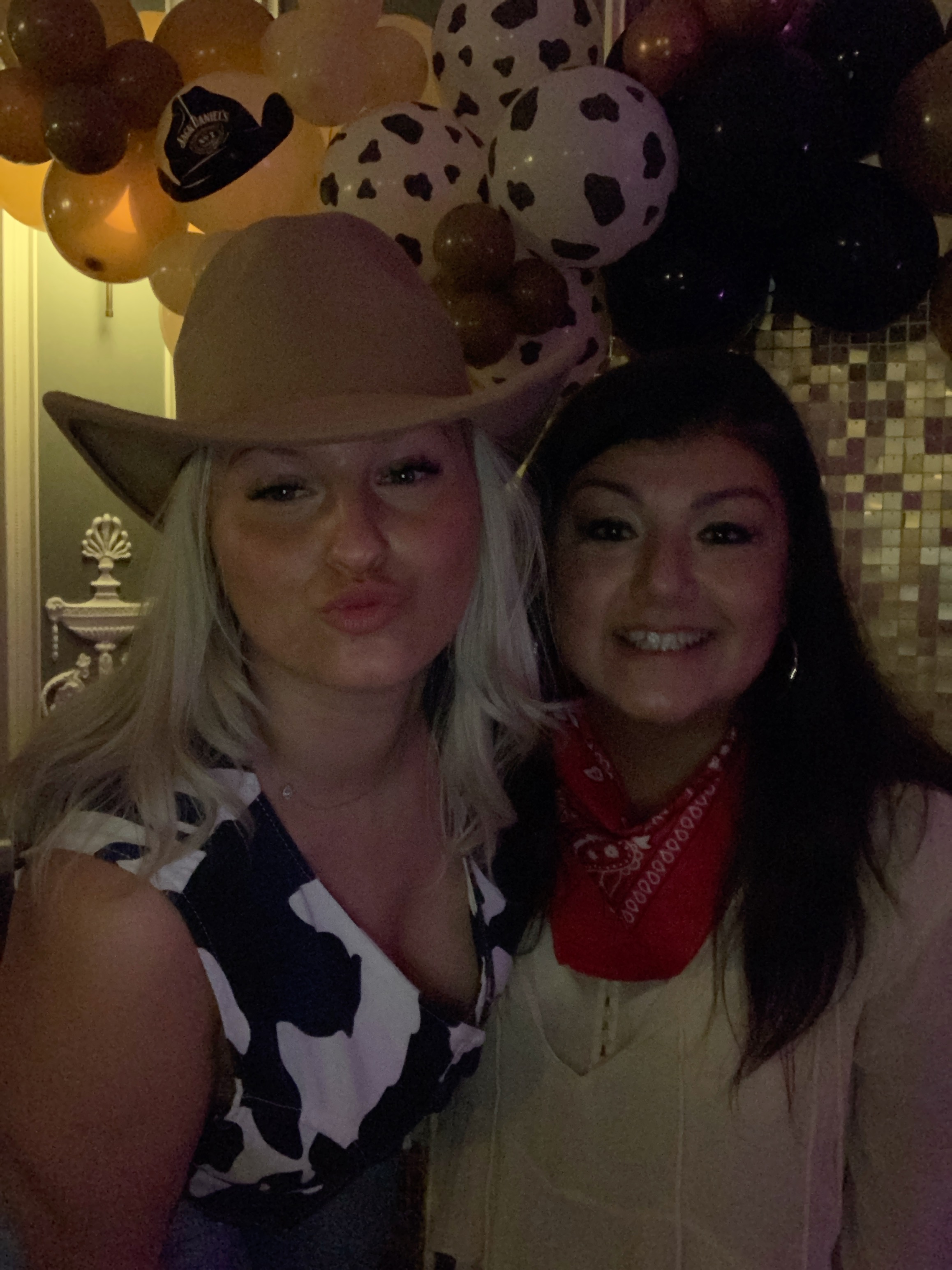 Saltmarshe Staff party  | View more photos from the event at gallery.magicimages.uk/u/MagicImages/Saltmarshe-Staff-party