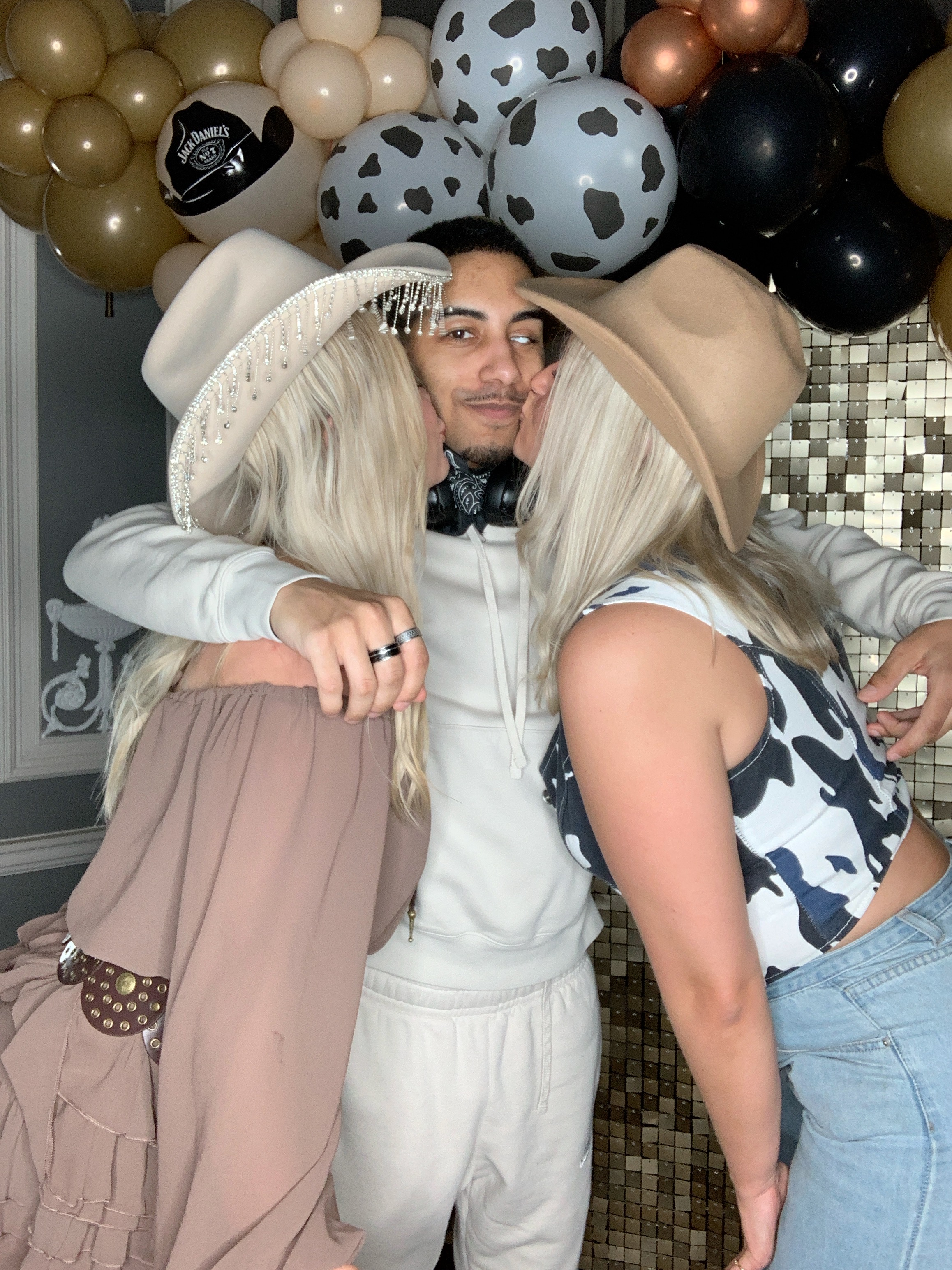 Saltmarshe Staff party  | View more photos from the event at gallery.magicimages.uk/u/MagicImages/Saltmarshe-Staff-party