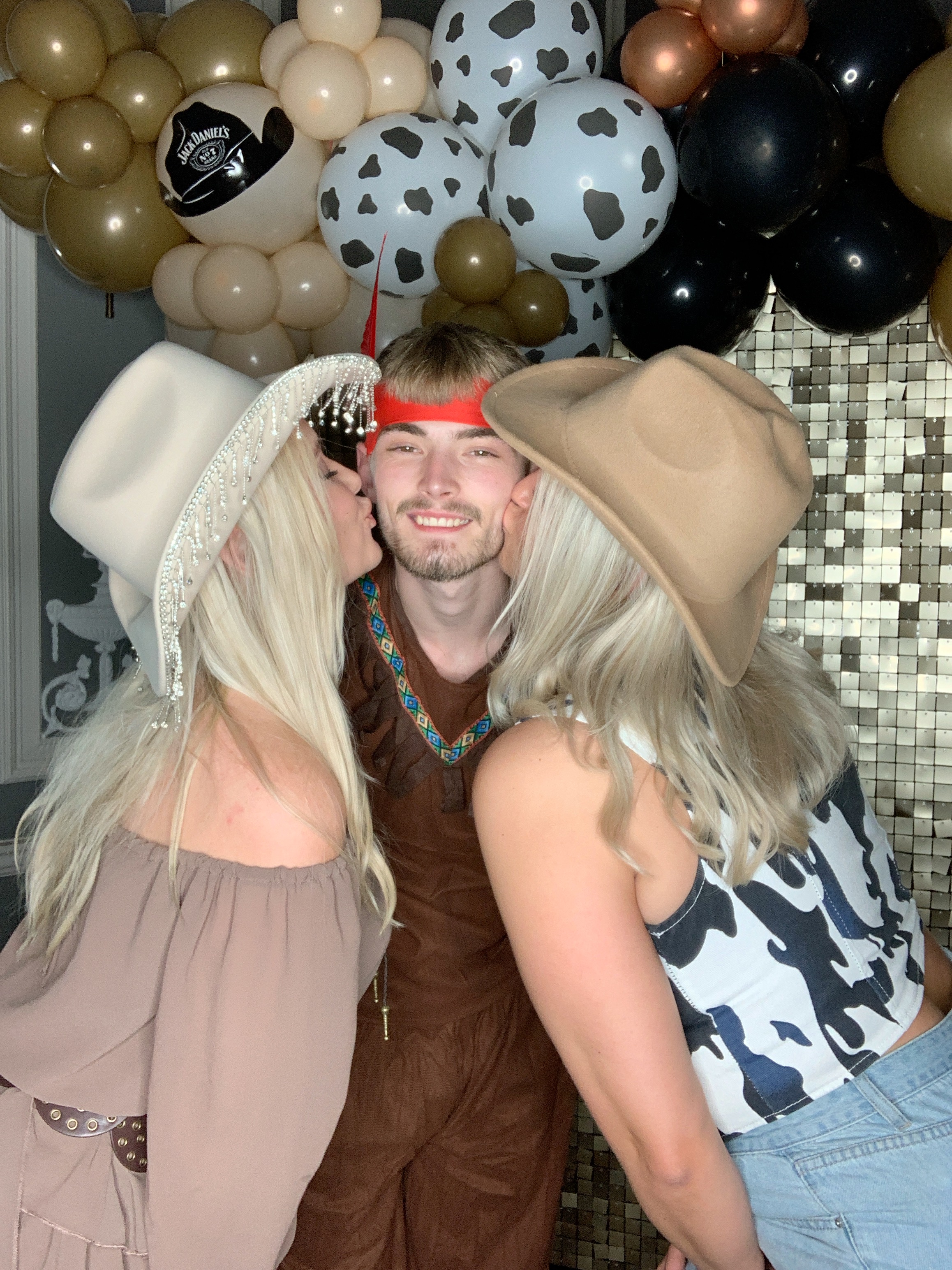 Saltmarshe Staff party  | View more photos from the event at gallery.magicimages.uk/u/MagicImages/Saltmarshe-Staff-party