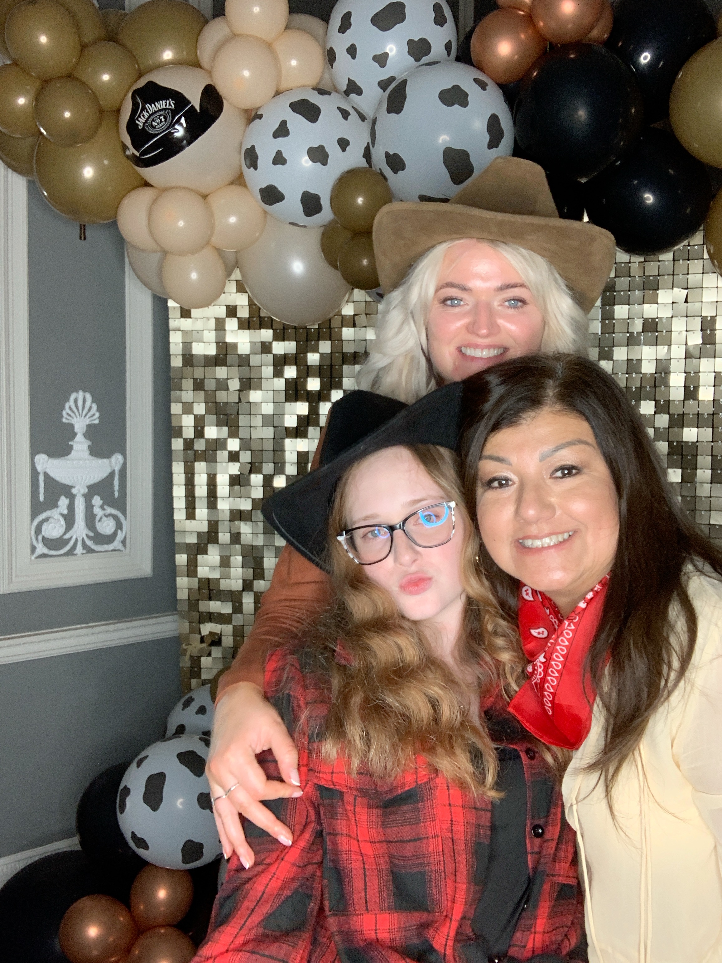 Saltmarshe Staff party  | View more photos from the event at gallery.magicimages.uk/u/MagicImages/Saltmarshe-Staff-party