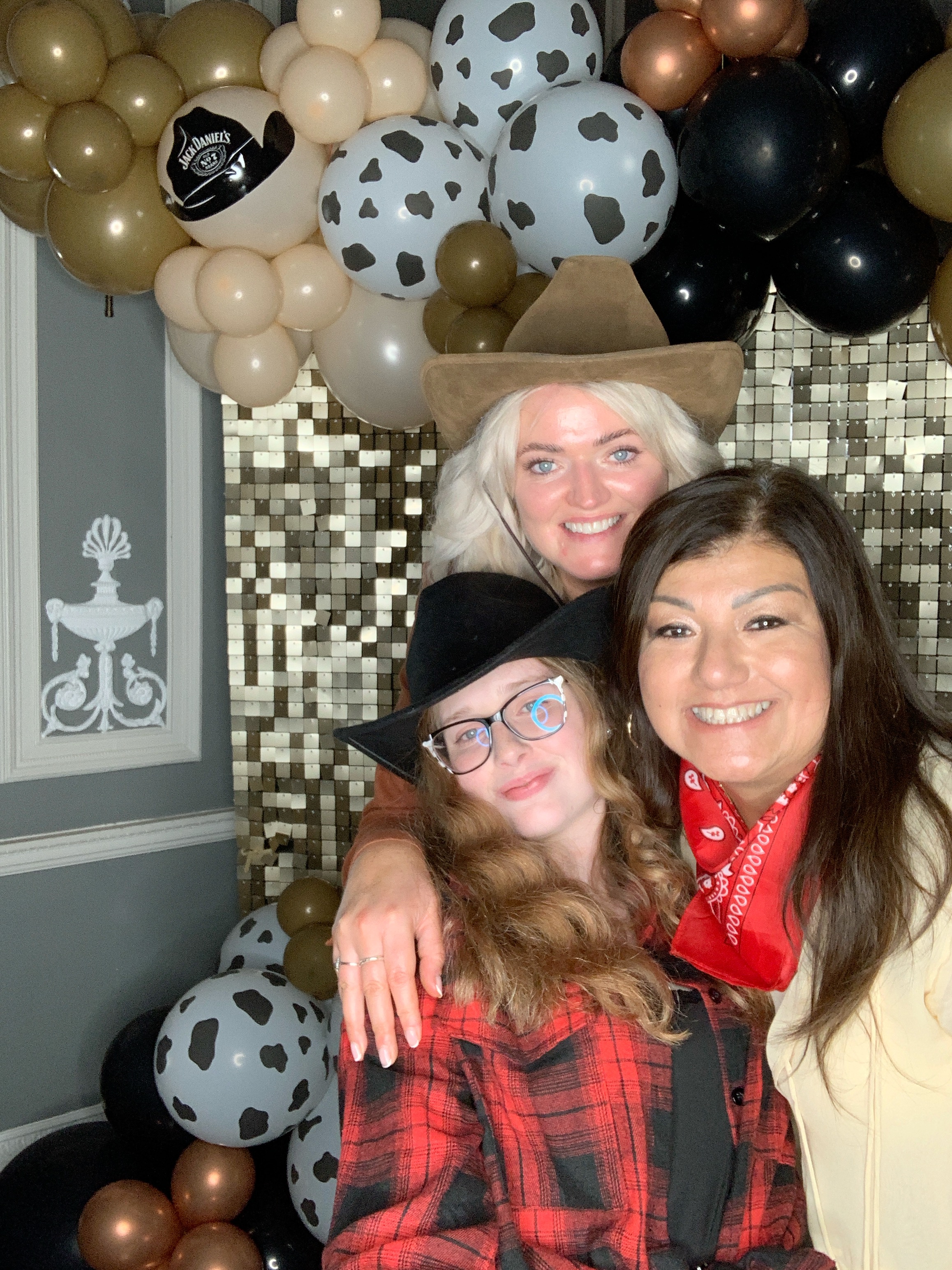 Saltmarshe Staff party  | View more photos from the event at gallery.magicimages.uk/u/MagicImages/Saltmarshe-Staff-party