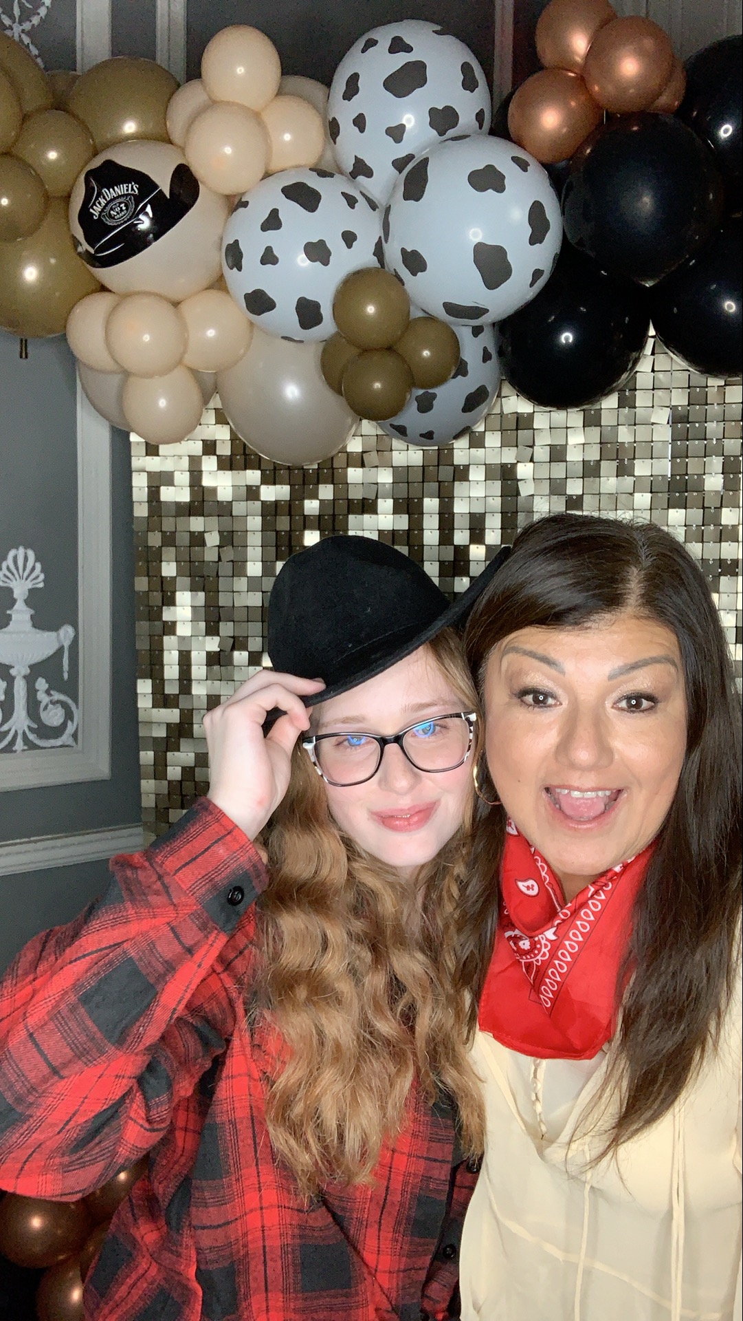 Saltmarshe Staff party  | View more photos from the event at gallery.magicimages.uk/u/MagicImages/Saltmarshe-Staff-party