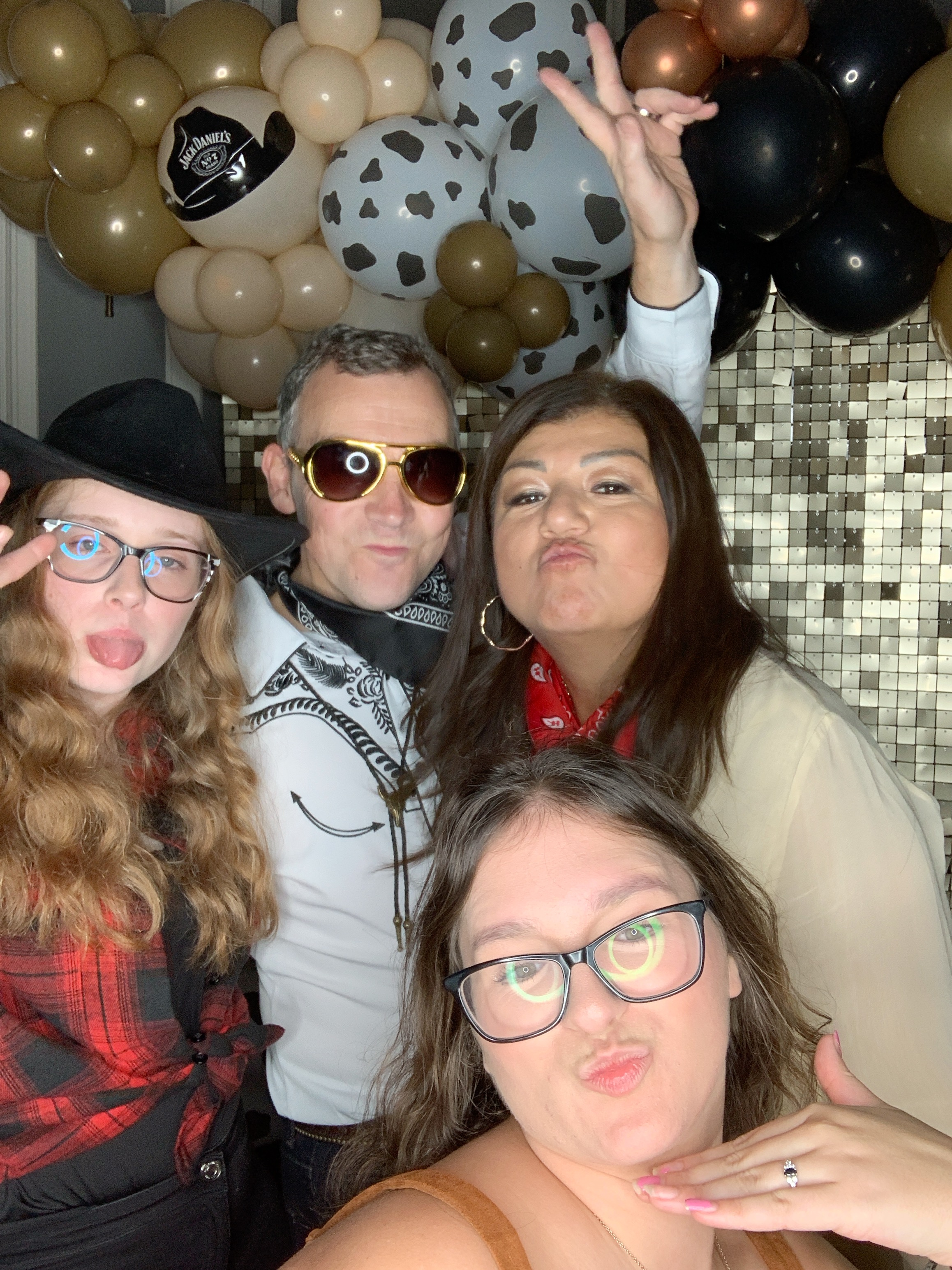 Saltmarshe Staff party  | View more photos from the event at gallery.magicimages.uk/u/MagicImages/Saltmarshe-Staff-party