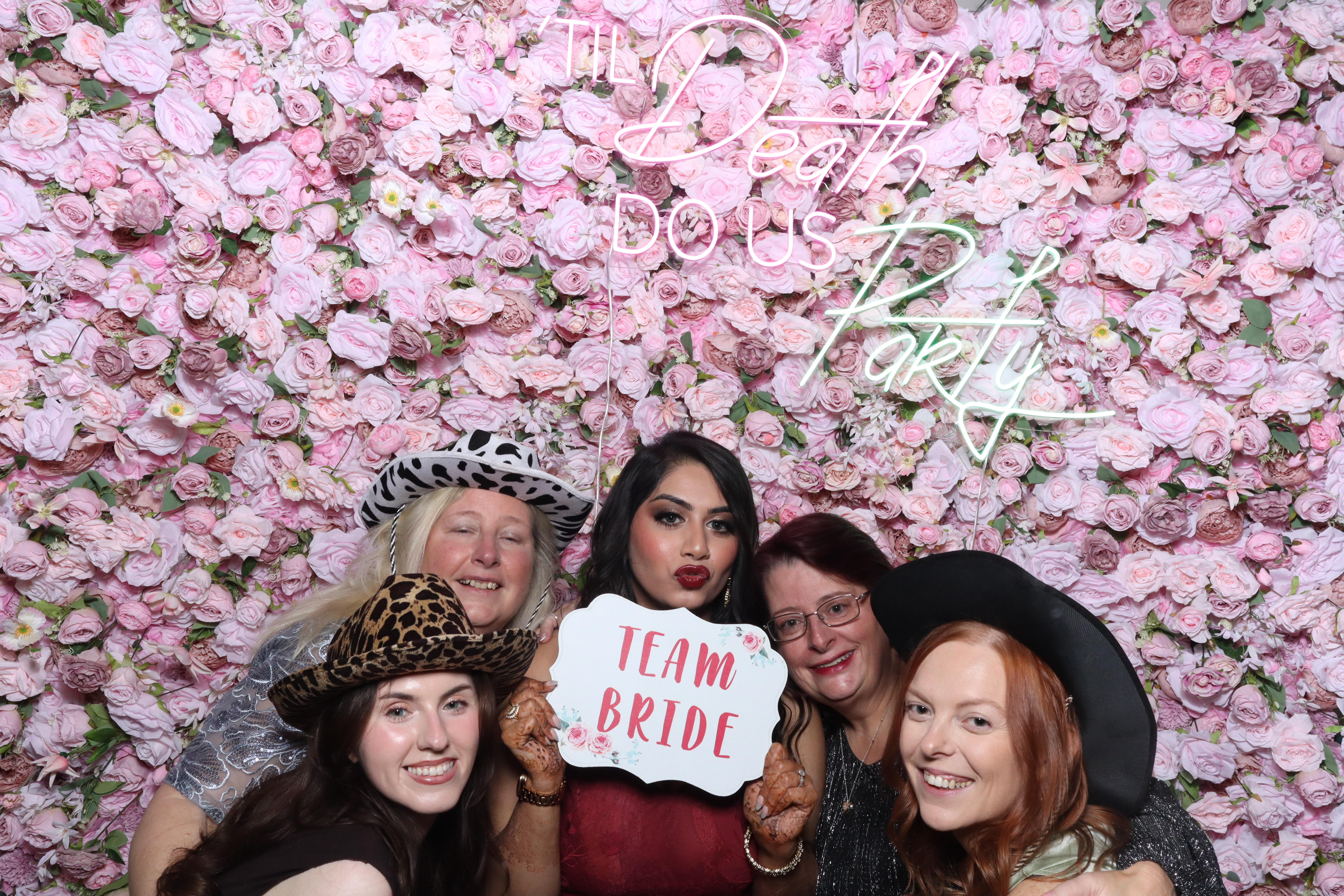 Shahanna and Taylor | View more photos from the event at gallery.magicimages.uk/u/MagicImages/Shahanna-and-Taylor