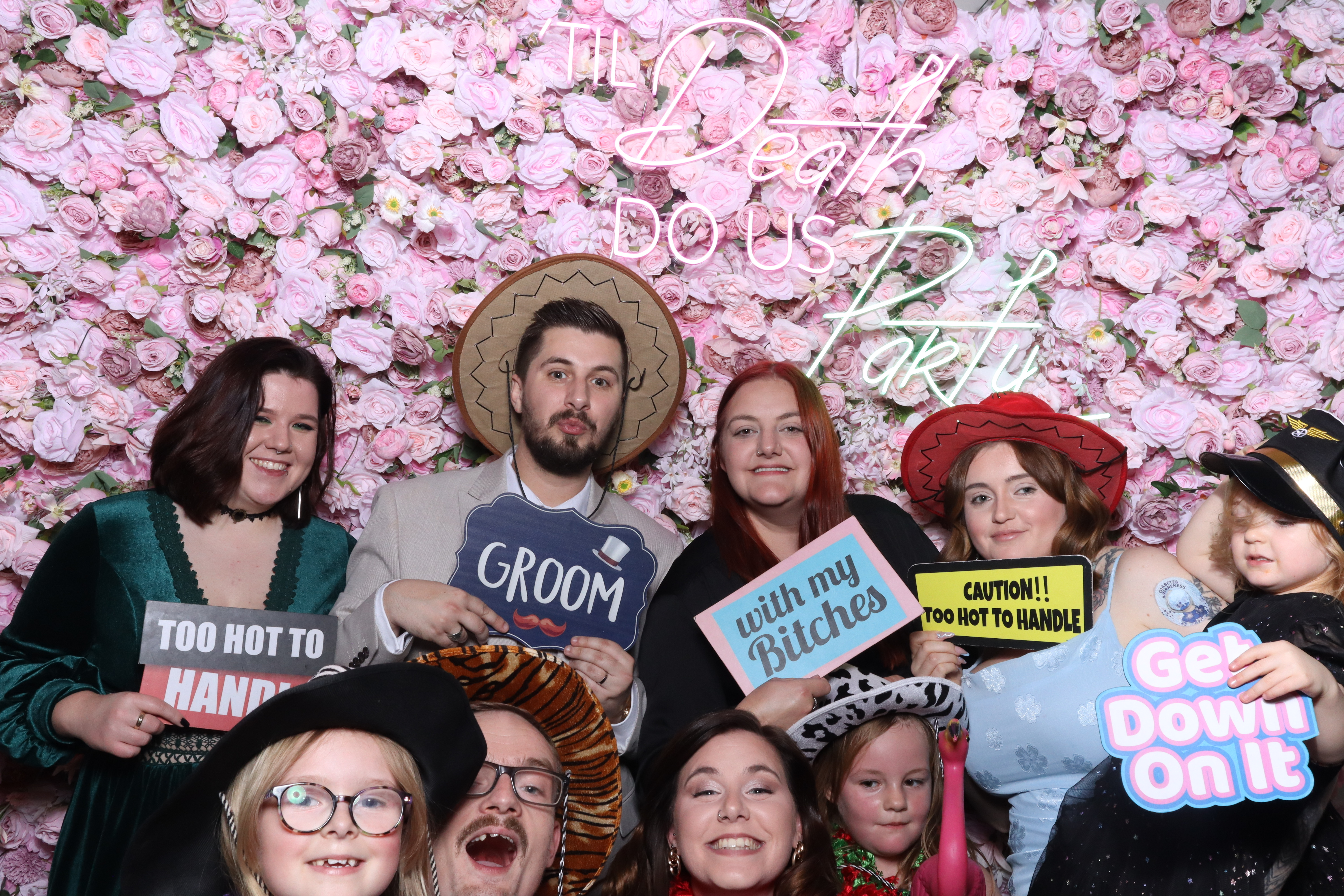 Shahanna and Taylor | View more photos from the event at gallery.magicimages.uk/u/MagicImages/Shahanna-and-Taylor