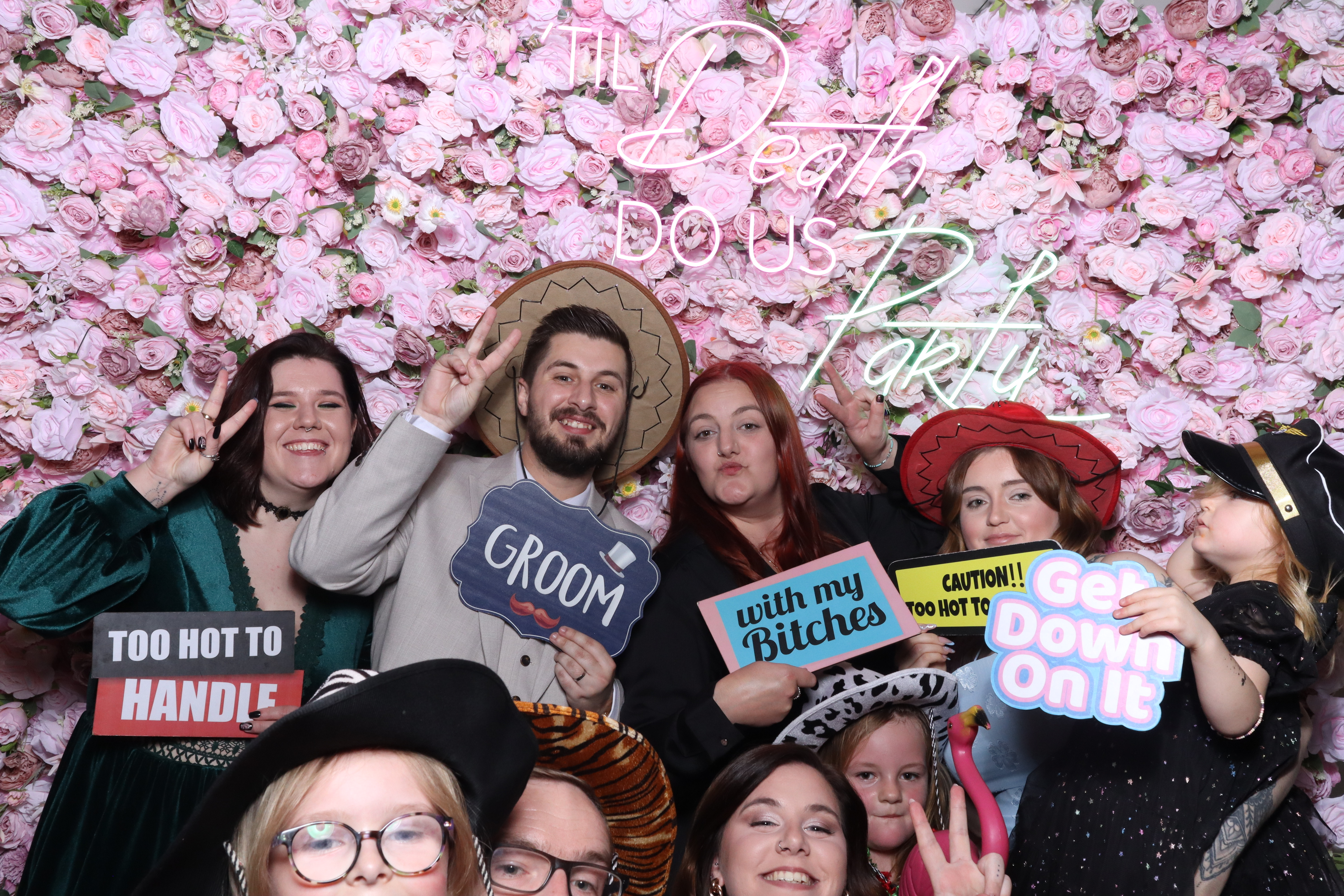 Shahanna and Taylor | View more photos from the event at gallery.magicimages.uk/u/MagicImages/Shahanna-and-Taylor