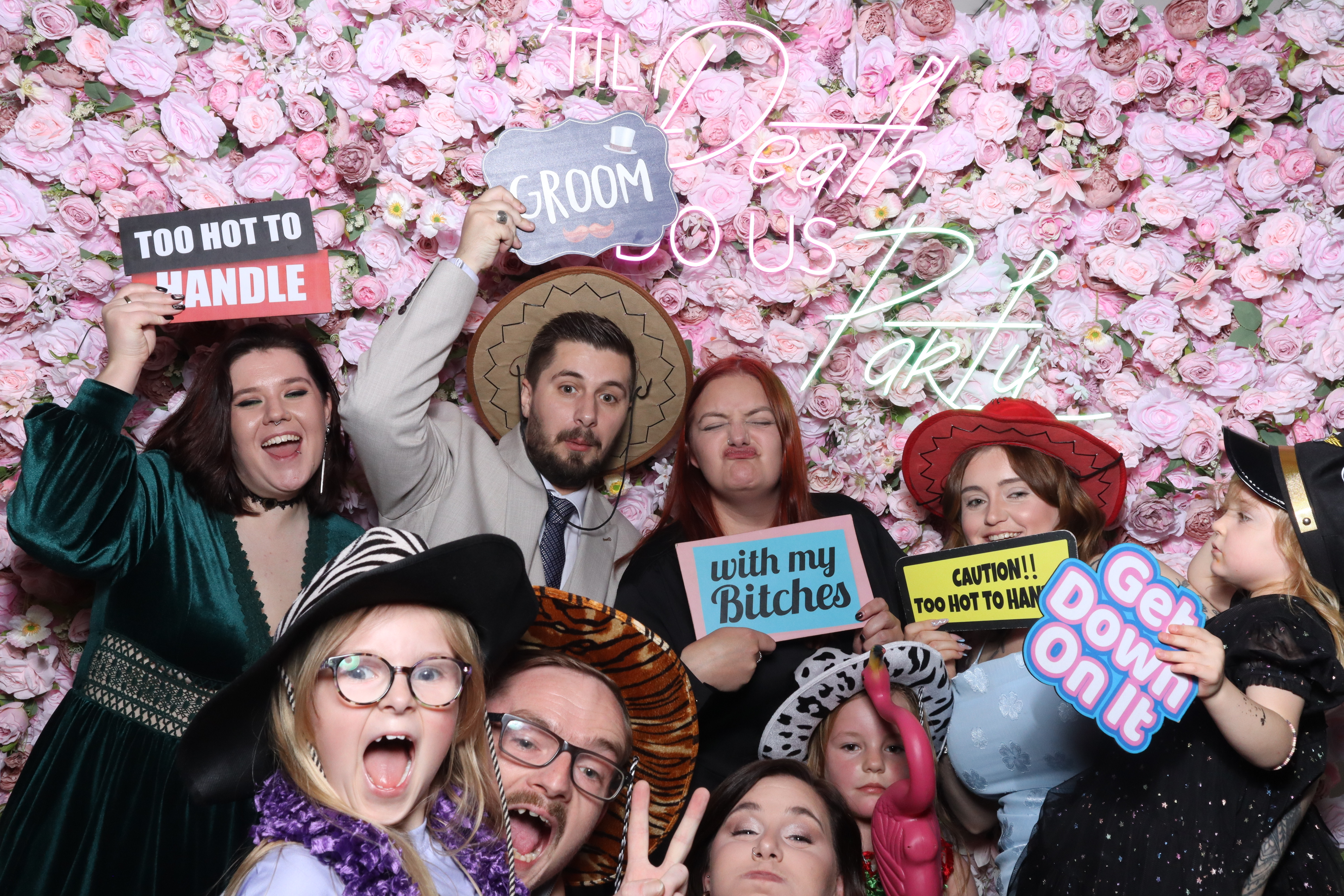 Shahanna and Taylor | View more photos from the event at gallery.magicimages.uk/u/MagicImages/Shahanna-and-Taylor