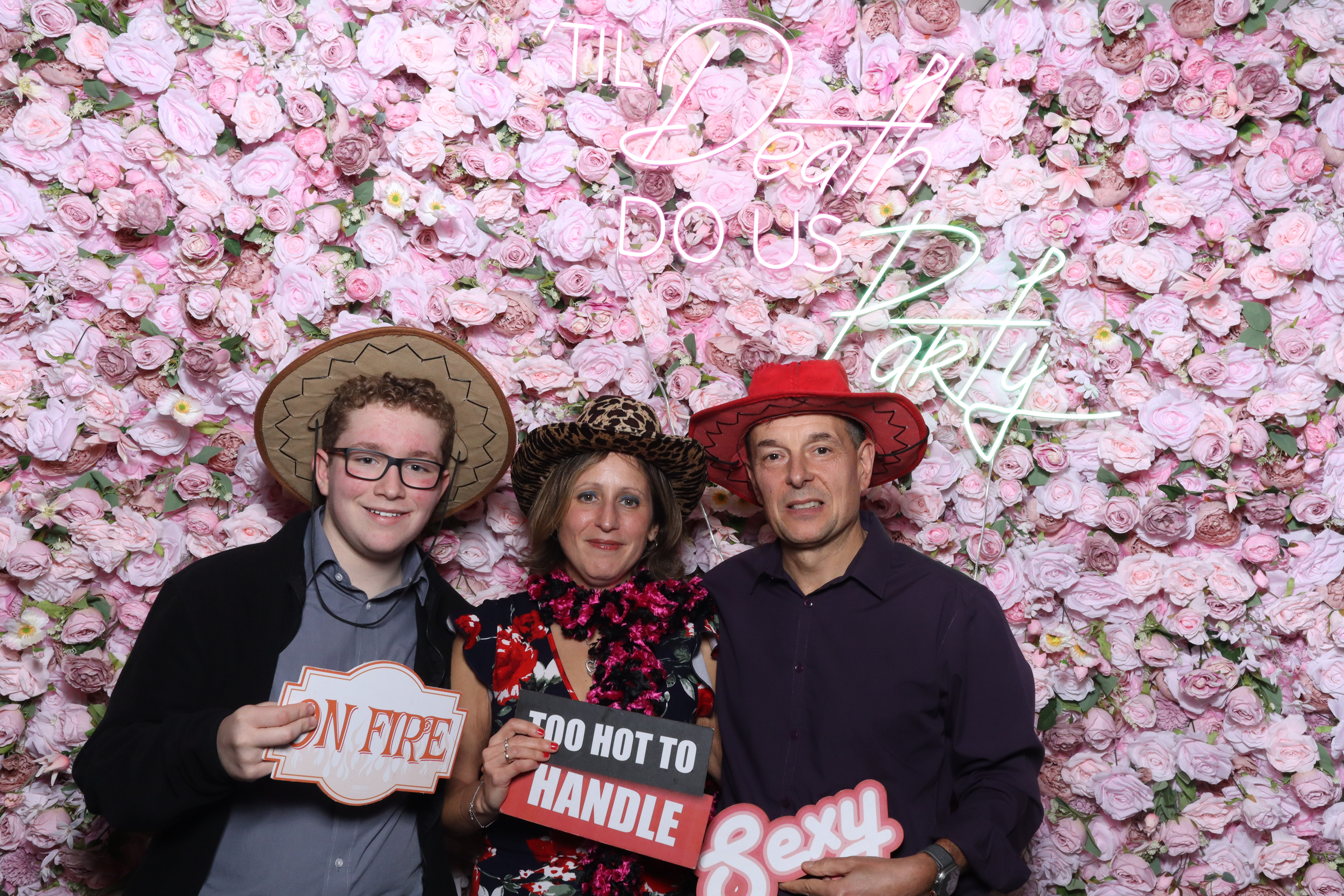 Shahanna and Taylor | View more photos from the event at gallery.magicimages.uk/u/MagicImages/Shahanna-and-Taylor