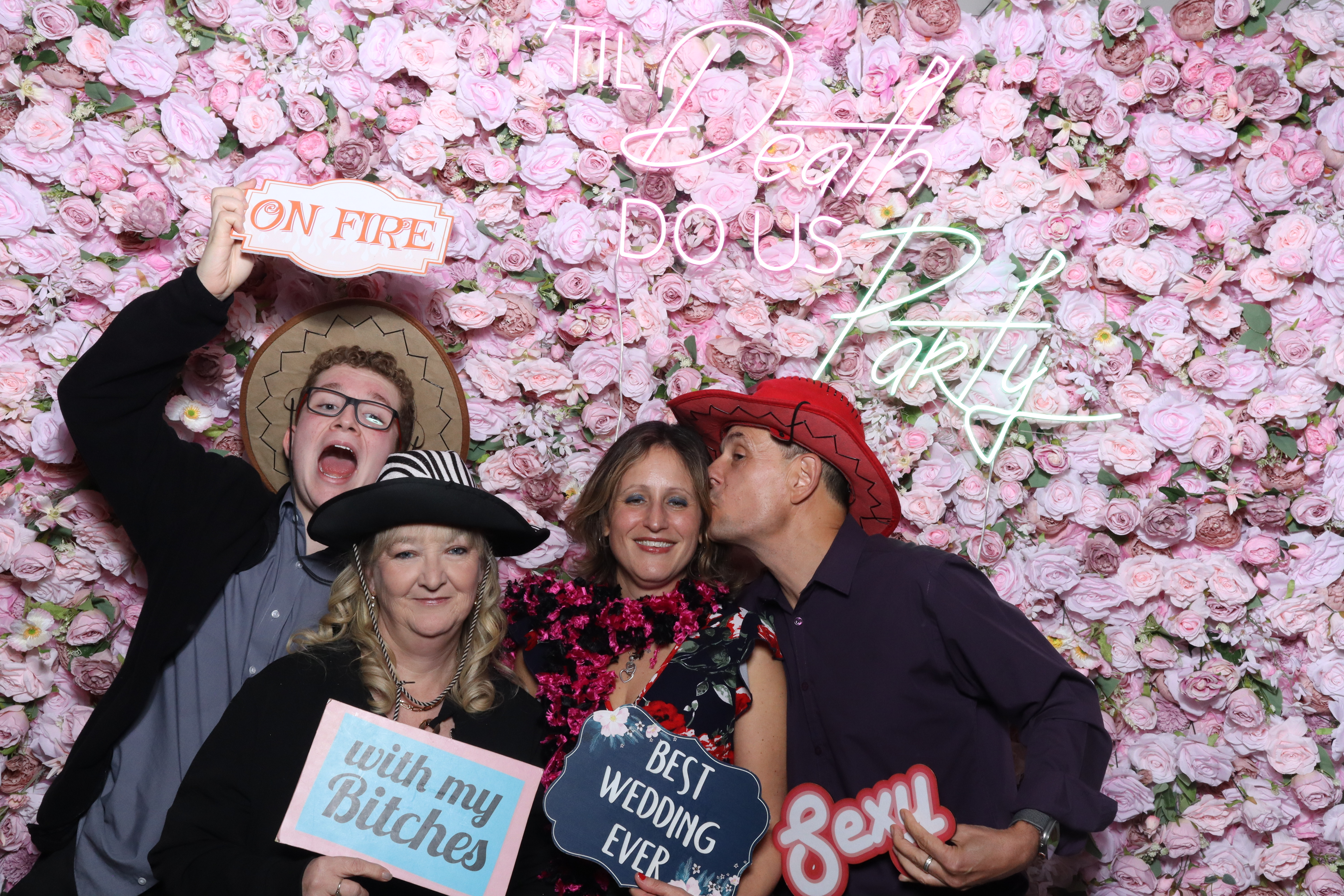 Shahanna and Taylor | View more photos from the event at gallery.magicimages.uk/u/MagicImages/Shahanna-and-Taylor
