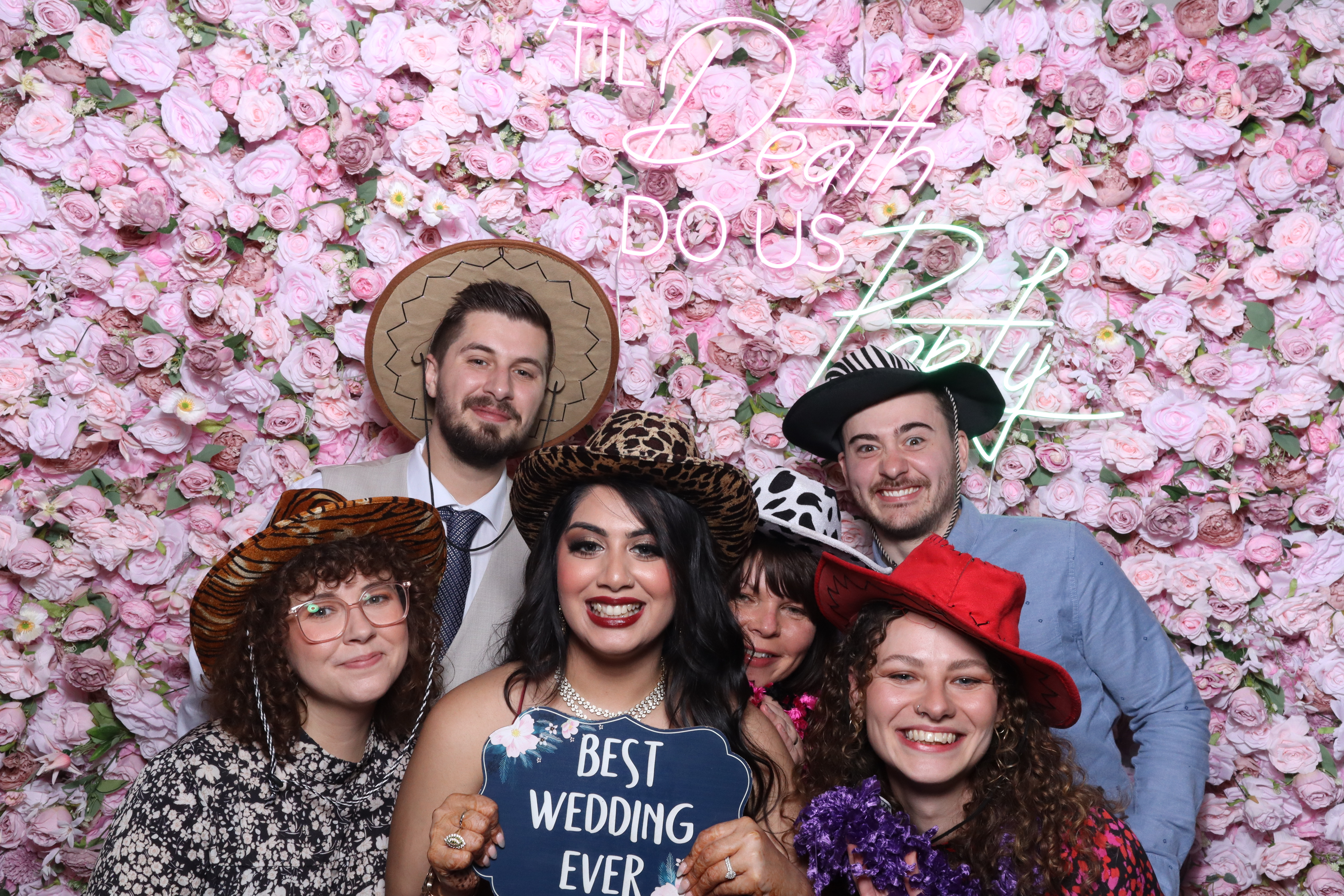 Shahanna and Taylor | View more photos from the event at gallery.magicimages.uk/u/MagicImages/Shahanna-and-Taylor