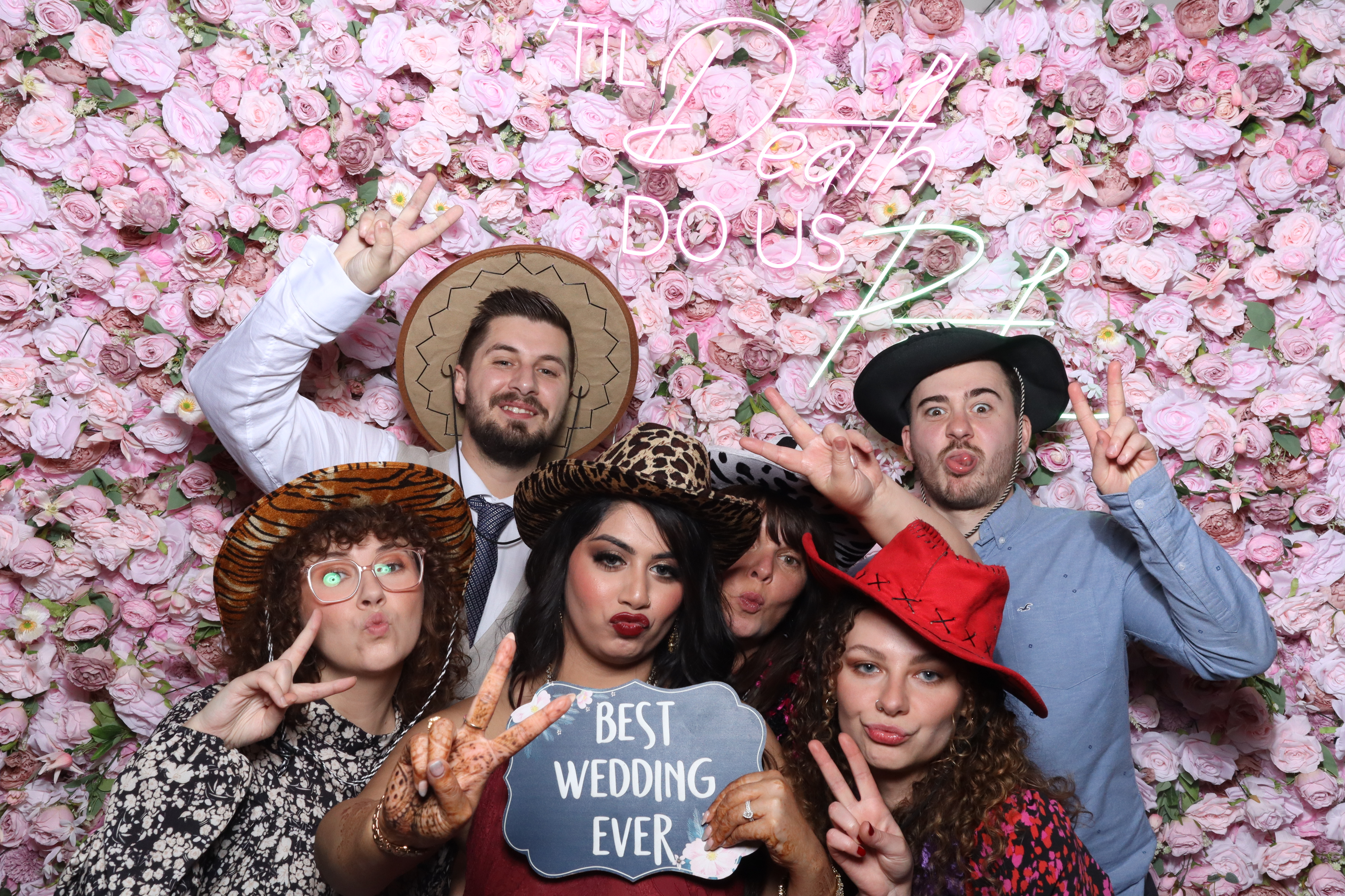 Shahanna and Taylor | View more photos from the event at gallery.magicimages.uk/u/MagicImages/Shahanna-and-Taylor