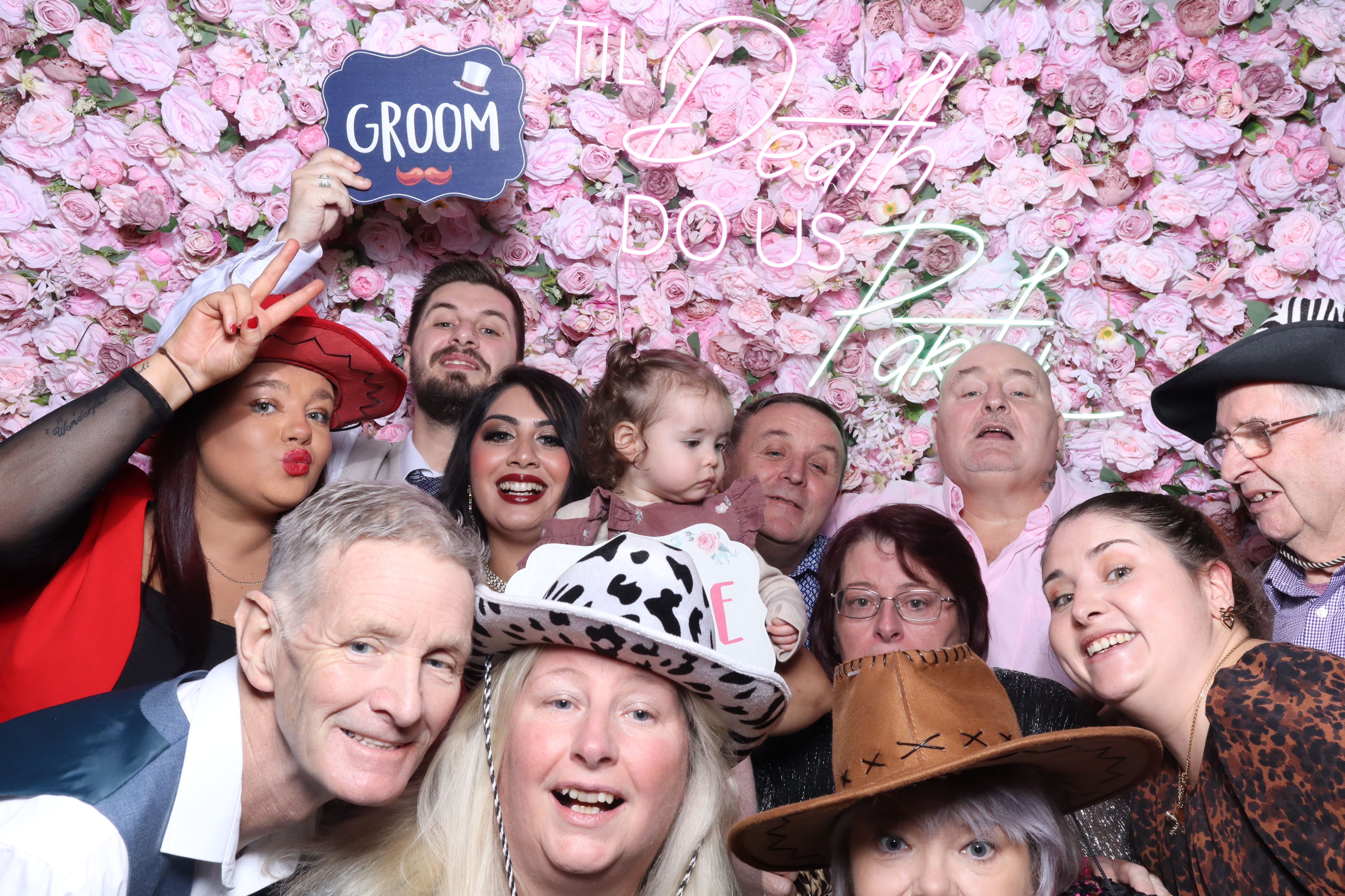 Shahanna and Taylor | View more photos from the event at gallery.magicimages.uk/u/MagicImages/Shahanna-and-Taylor