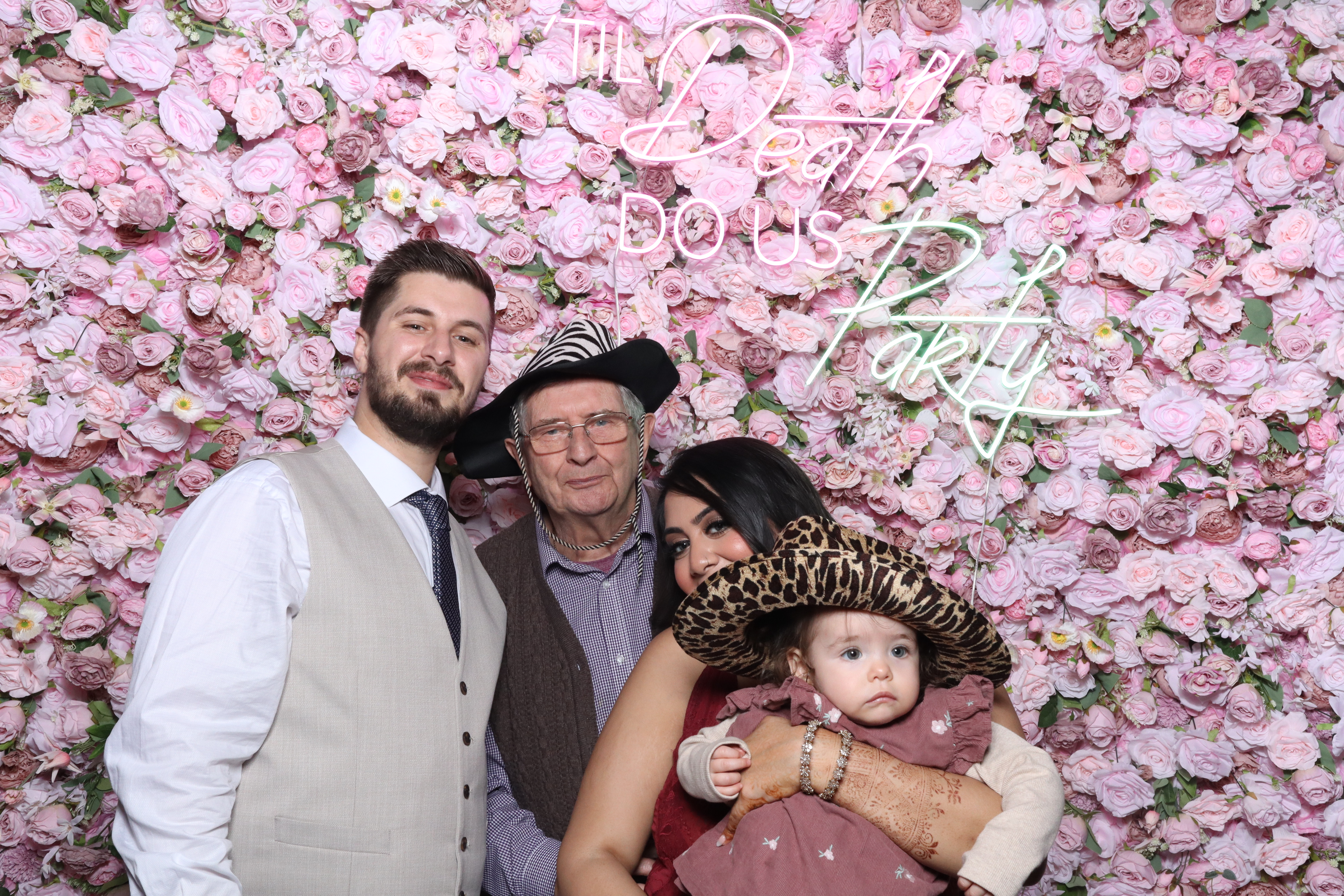 Shahanna and Taylor | View more photos from the event at gallery.magicimages.uk/u/MagicImages/Shahanna-and-Taylor