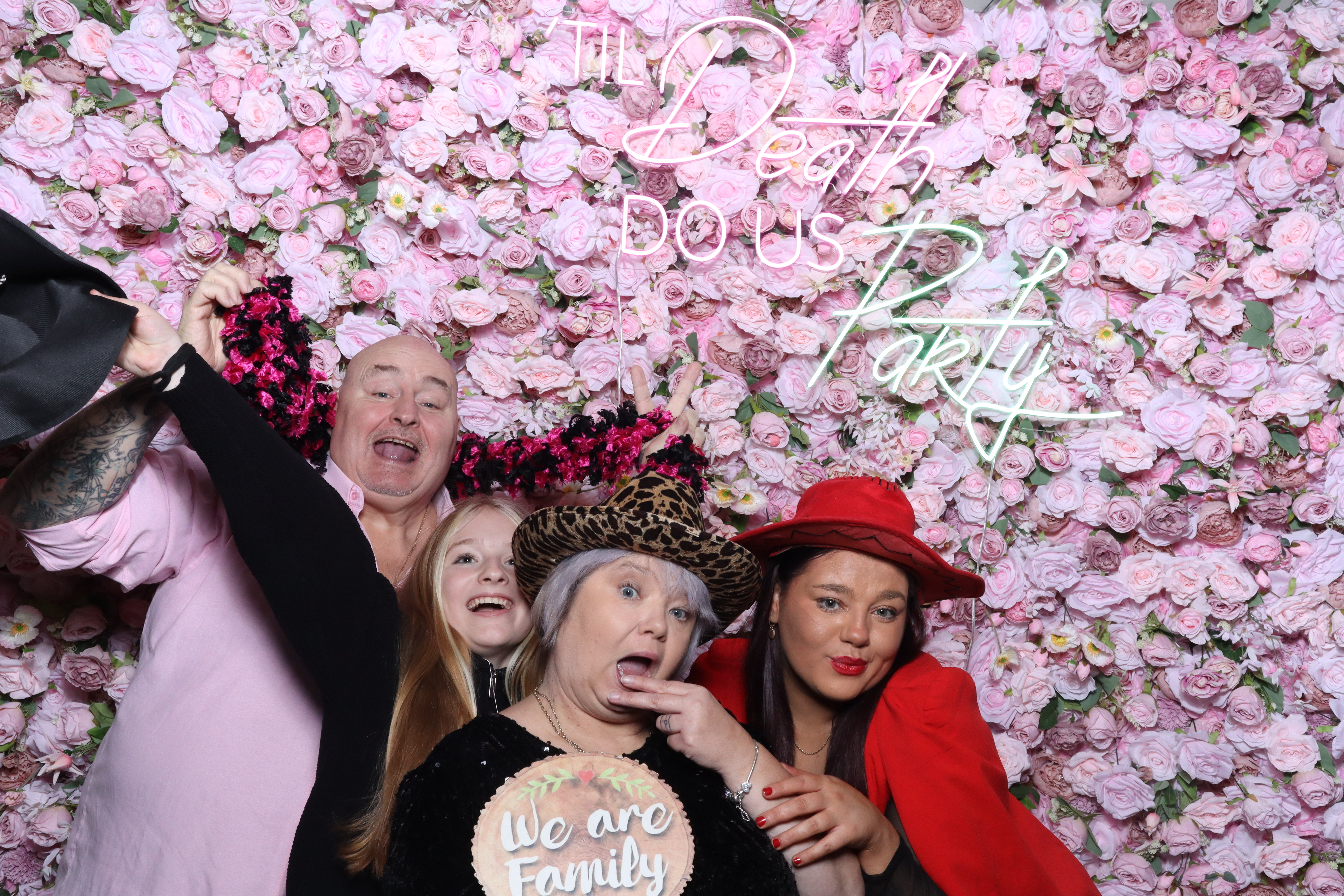 Shahanna and Taylor | View more photos from the event at gallery.magicimages.uk/u/MagicImages/Shahanna-and-Taylor