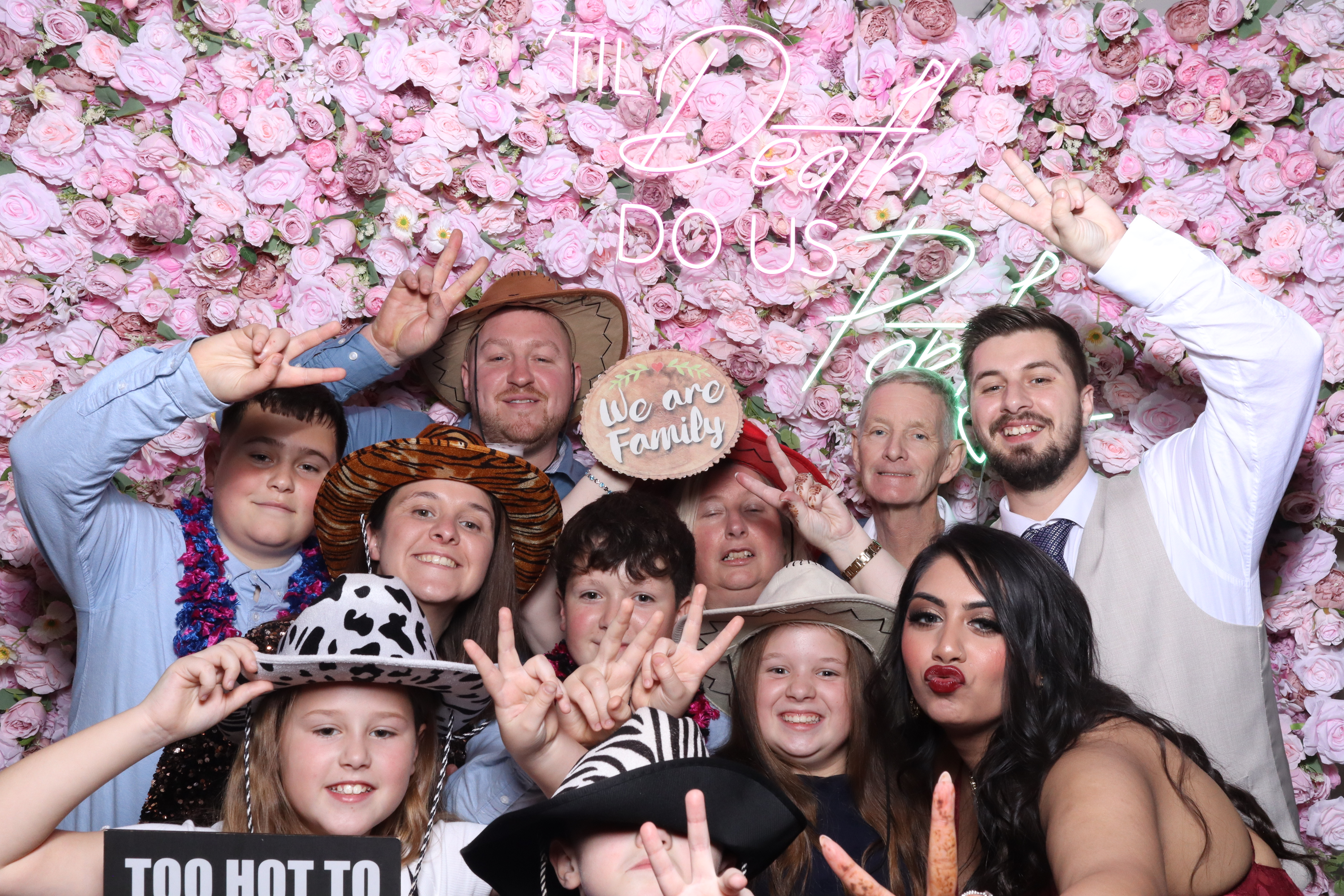 Shahanna and Taylor | View more photos from the event at gallery.magicimages.uk/u/MagicImages/Shahanna-and-Taylor