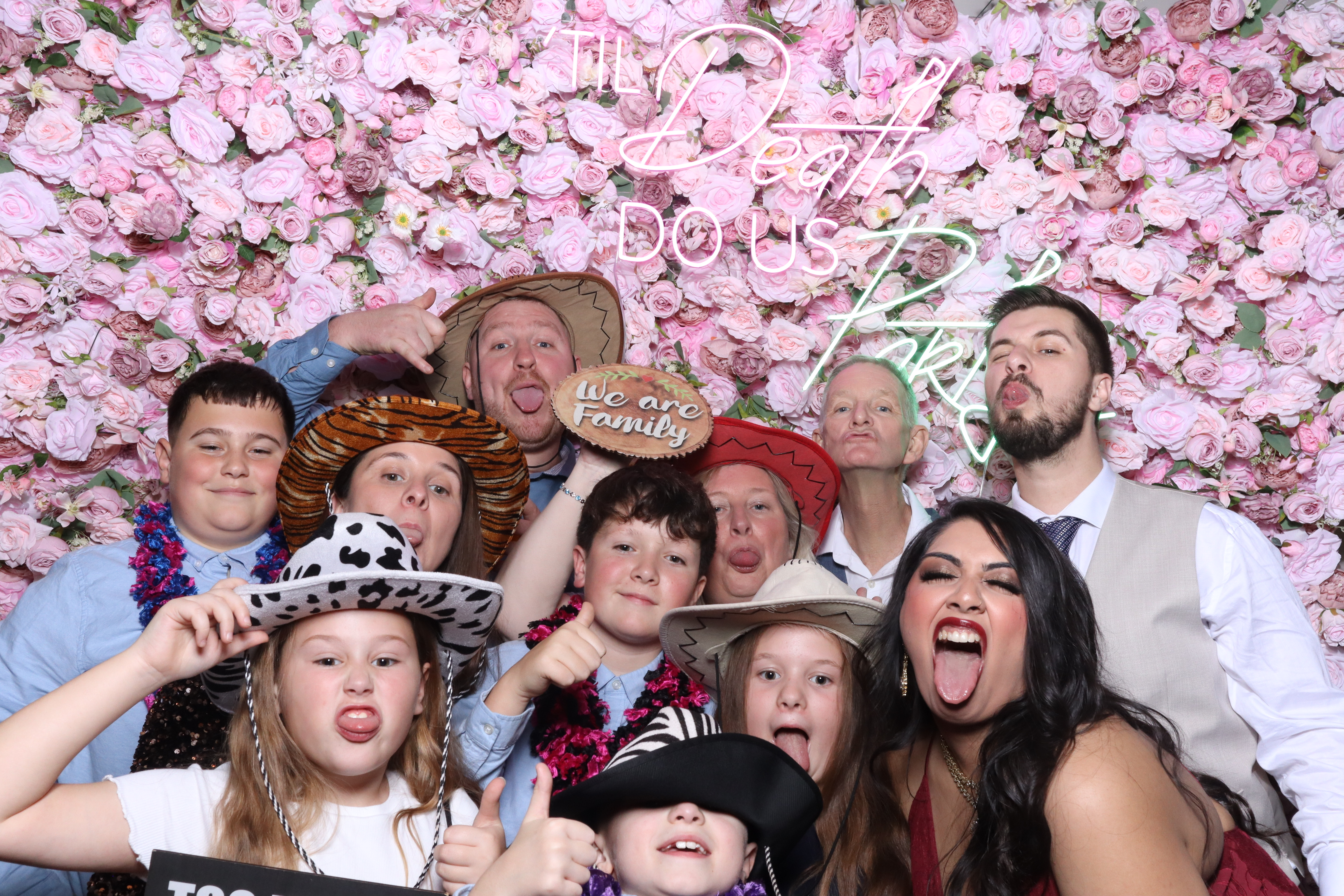 Shahanna and Taylor | View more photos from the event at gallery.magicimages.uk/u/MagicImages/Shahanna-and-Taylor