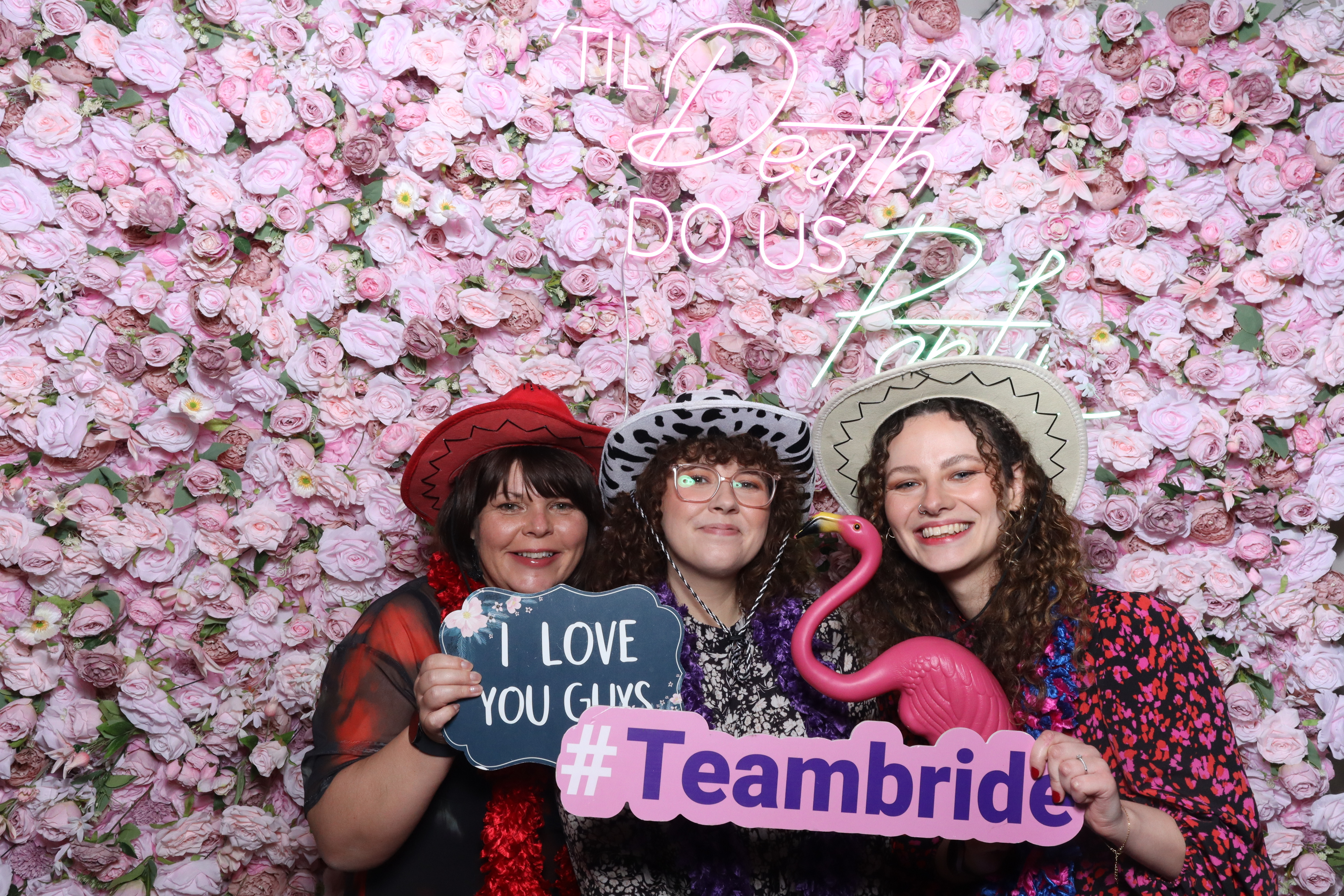 Shahanna and Taylor | View more photos from the event at gallery.magicimages.uk/u/MagicImages/Shahanna-and-Taylor