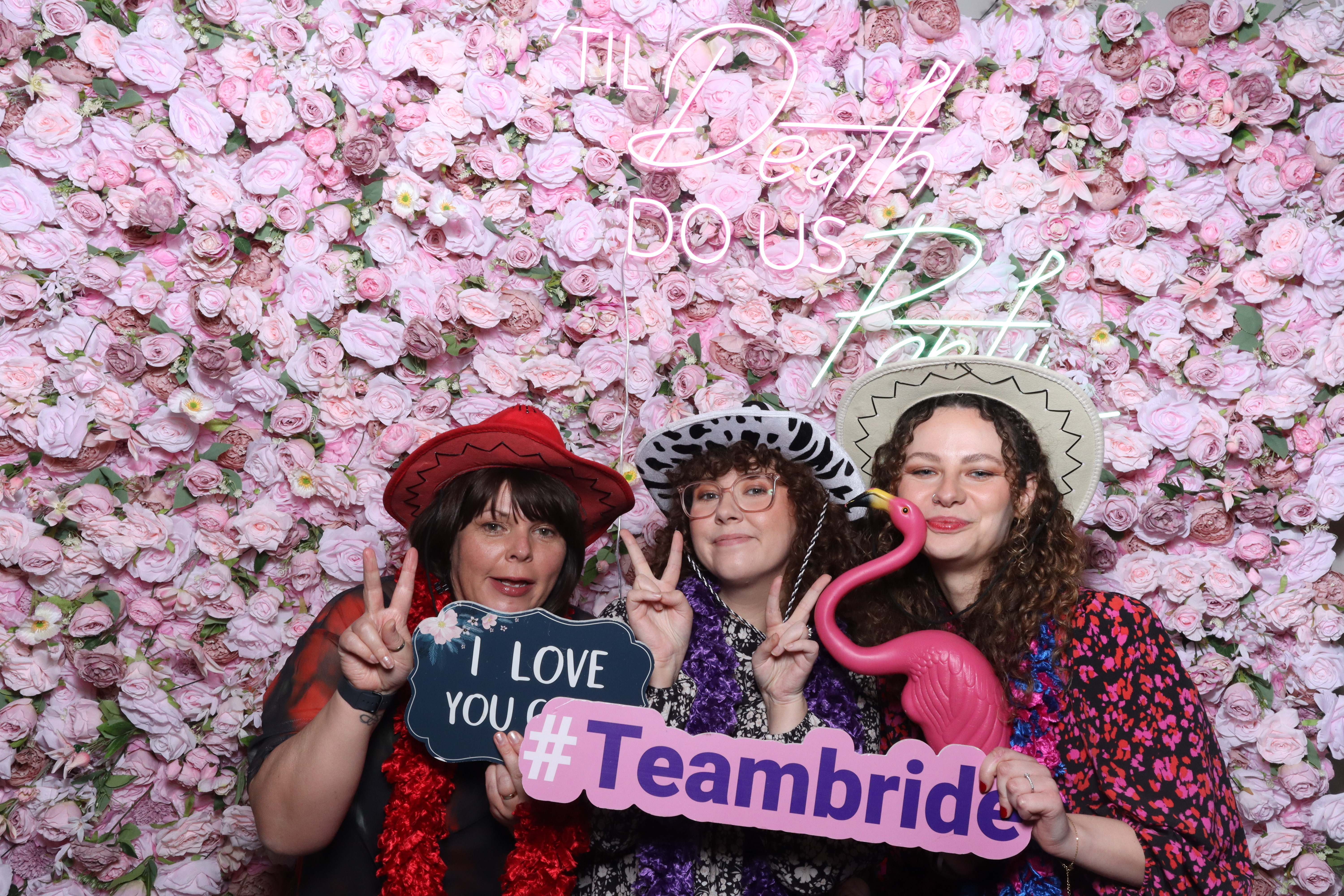 Shahanna and Taylor | View more photos from the event at gallery.magicimages.uk/u/MagicImages/Shahanna-and-Taylor