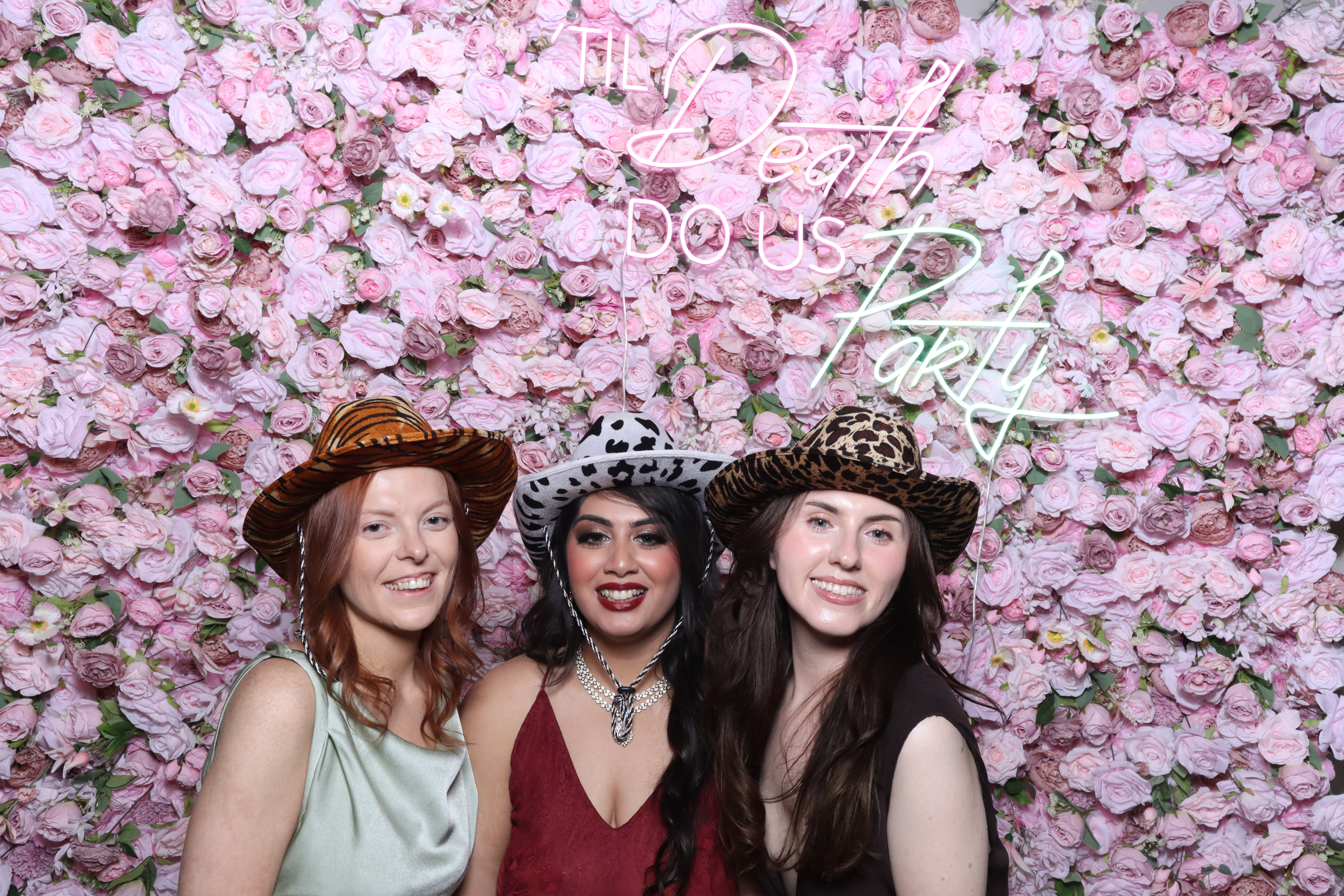 Shahanna and Taylor | View more photos from the event at gallery.magicimages.uk/u/MagicImages/Shahanna-and-Taylor