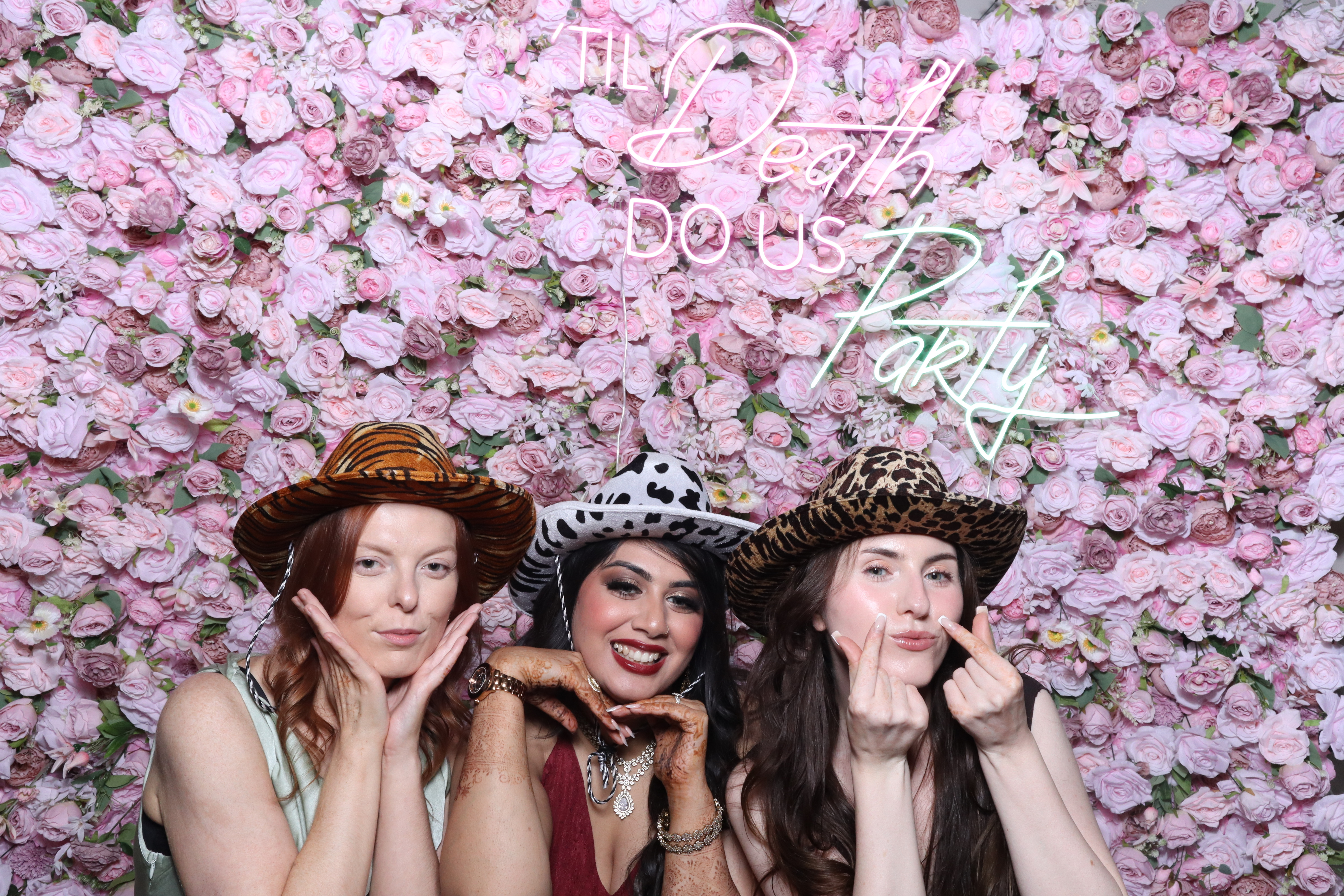 Shahanna and Taylor | View more photos from the event at gallery.magicimages.uk/u/MagicImages/Shahanna-and-Taylor