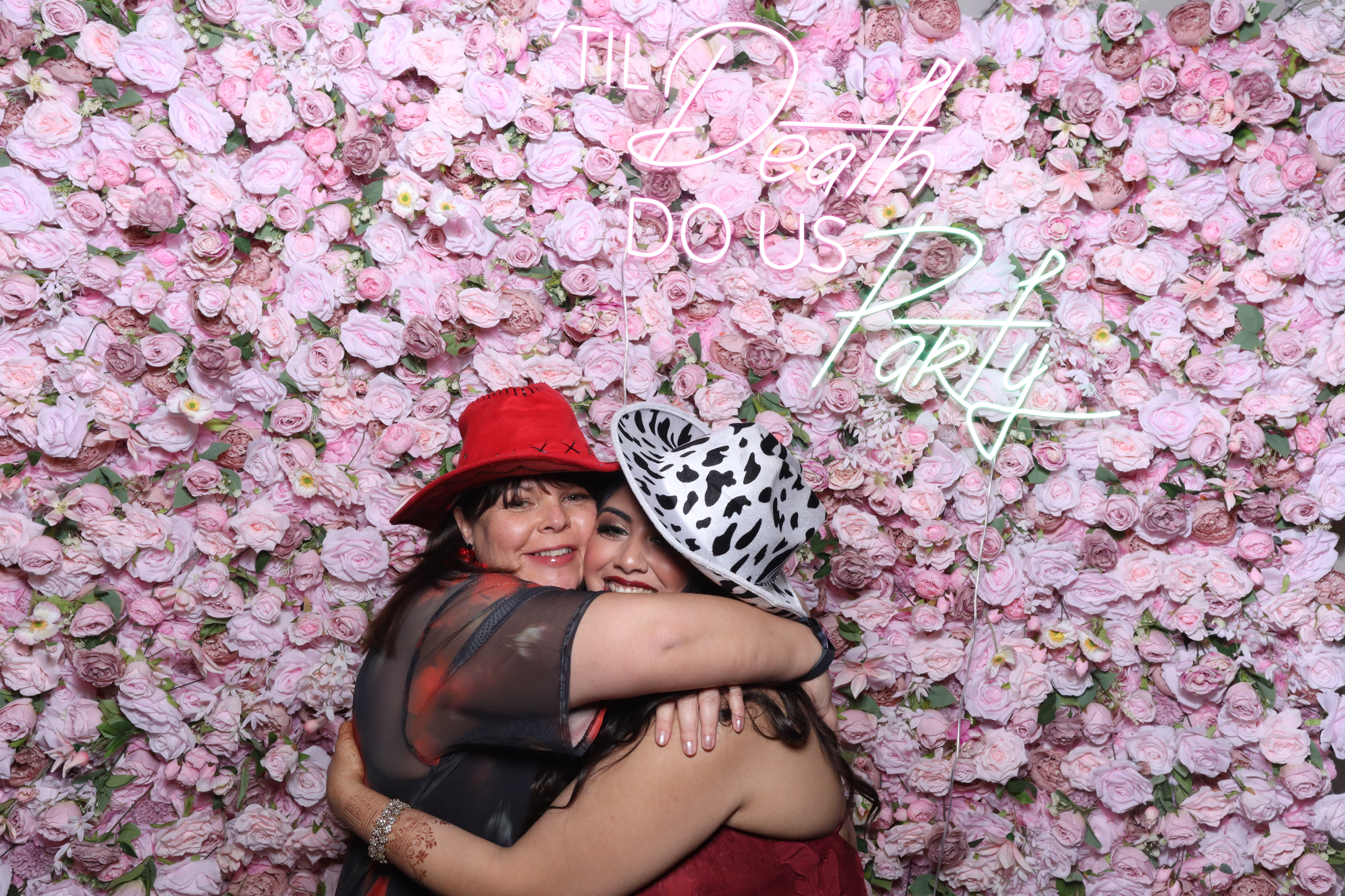 Shahanna and Taylor | View more photos from the event at gallery.magicimages.uk/u/MagicImages/Shahanna-and-Taylor