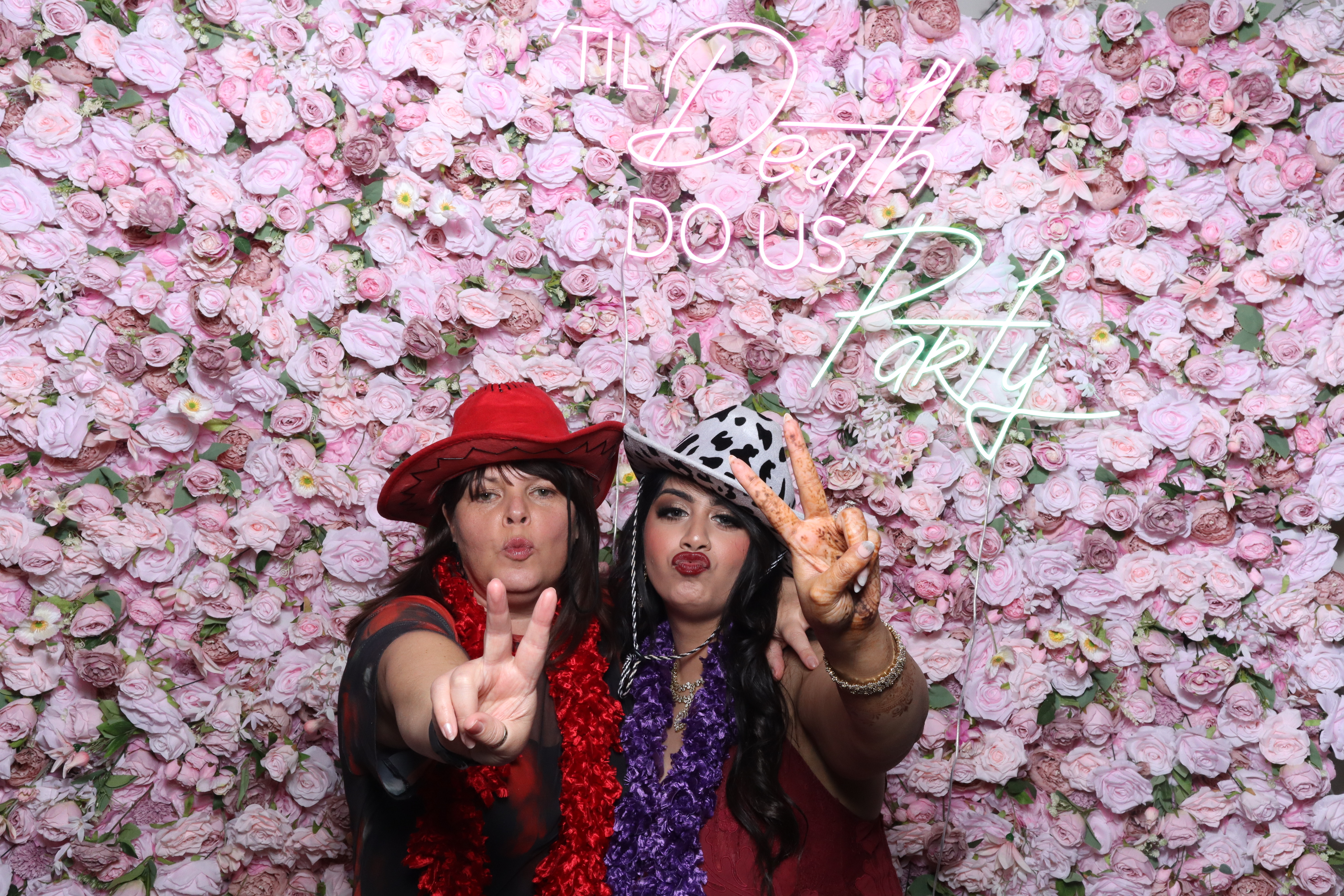 Shahanna and Taylor | View more photos from the event at gallery.magicimages.uk/u/MagicImages/Shahanna-and-Taylor