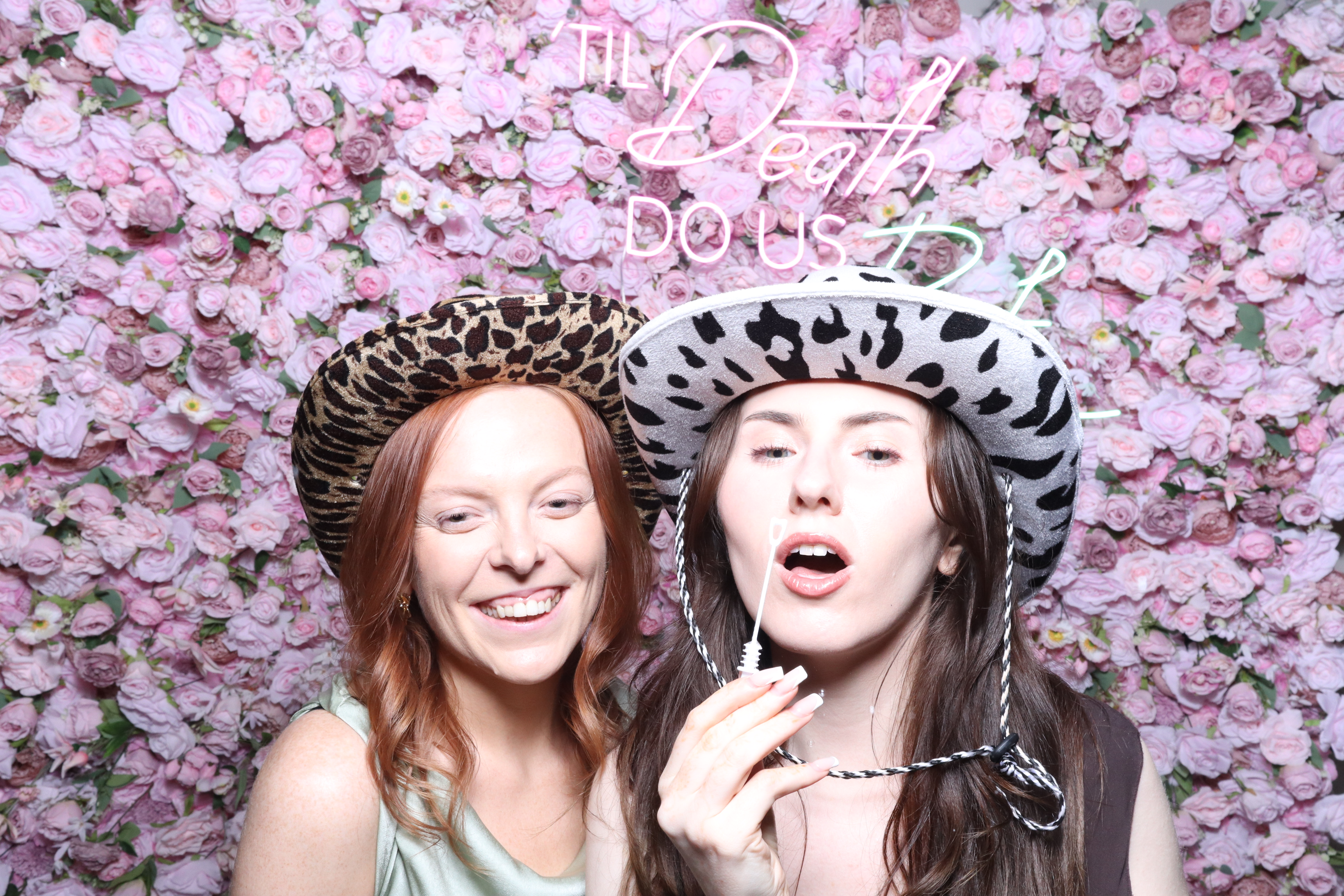 Shahanna and Taylor | View more photos from the event at gallery.magicimages.uk/u/MagicImages/Shahanna-and-Taylor