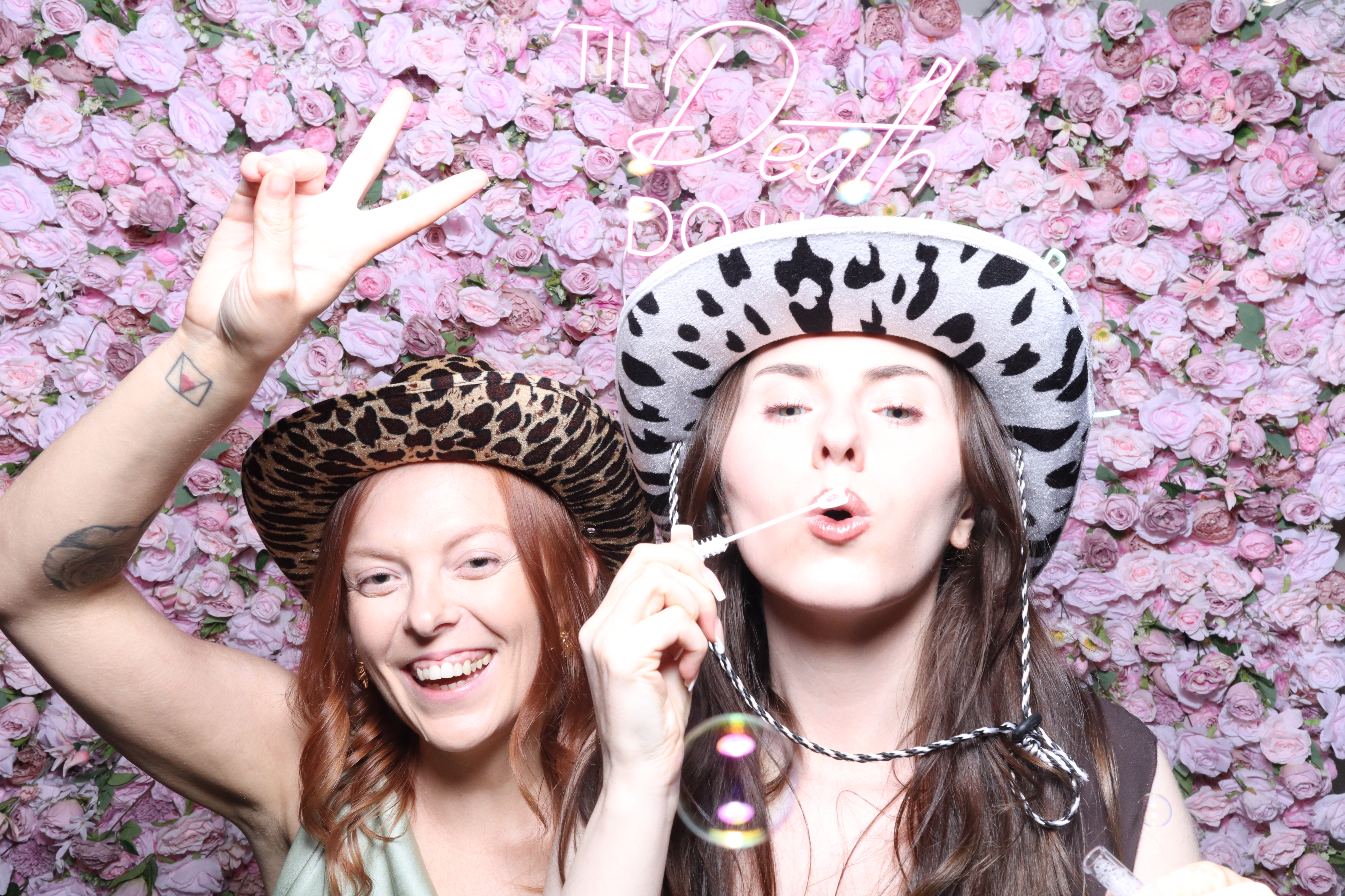 Shahanna and Taylor | View more photos from the event at gallery.magicimages.uk/u/MagicImages/Shahanna-and-Taylor