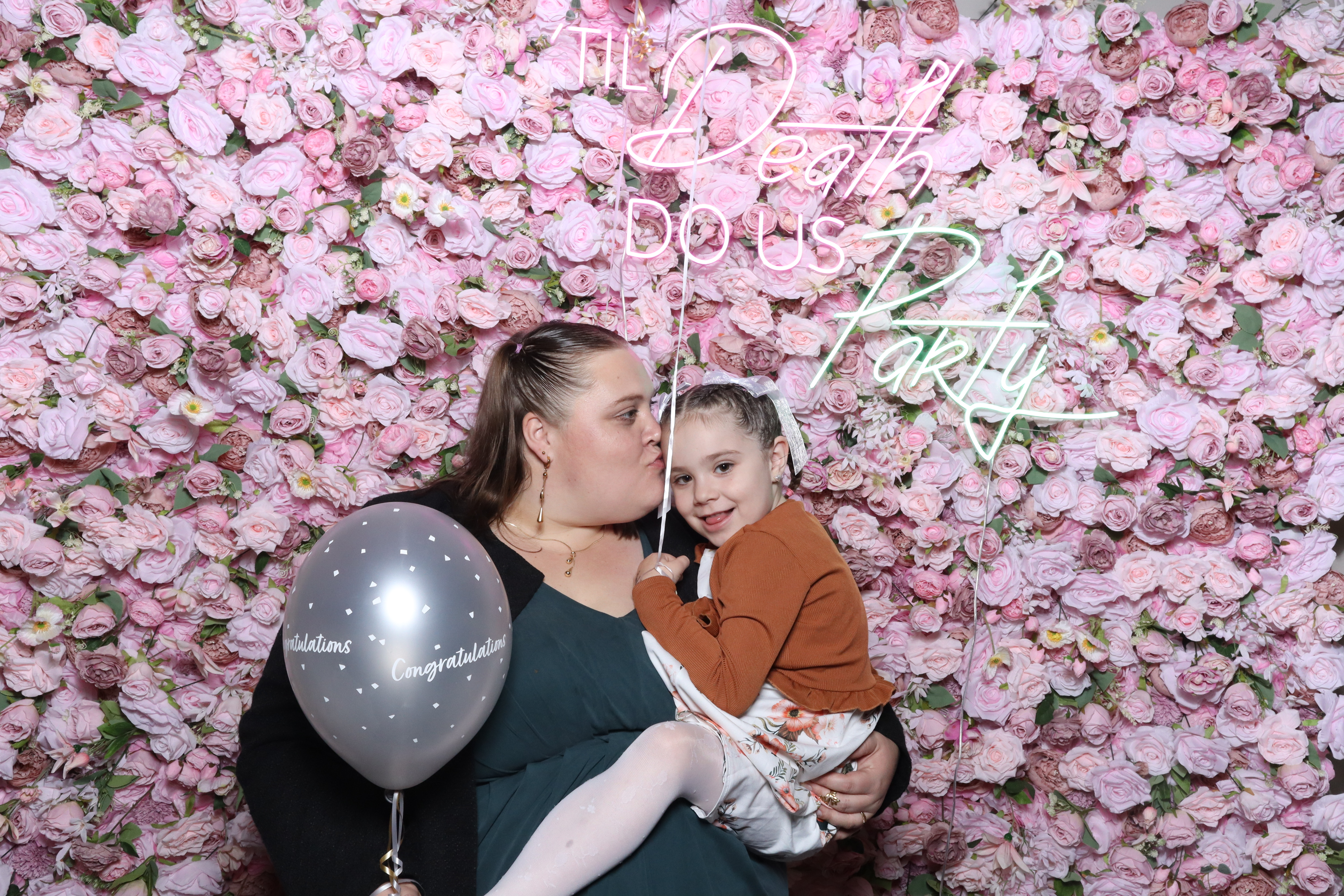 Shahanna and Taylor | View more photos from the event at gallery.magicimages.uk/u/MagicImages/Shahanna-and-Taylor