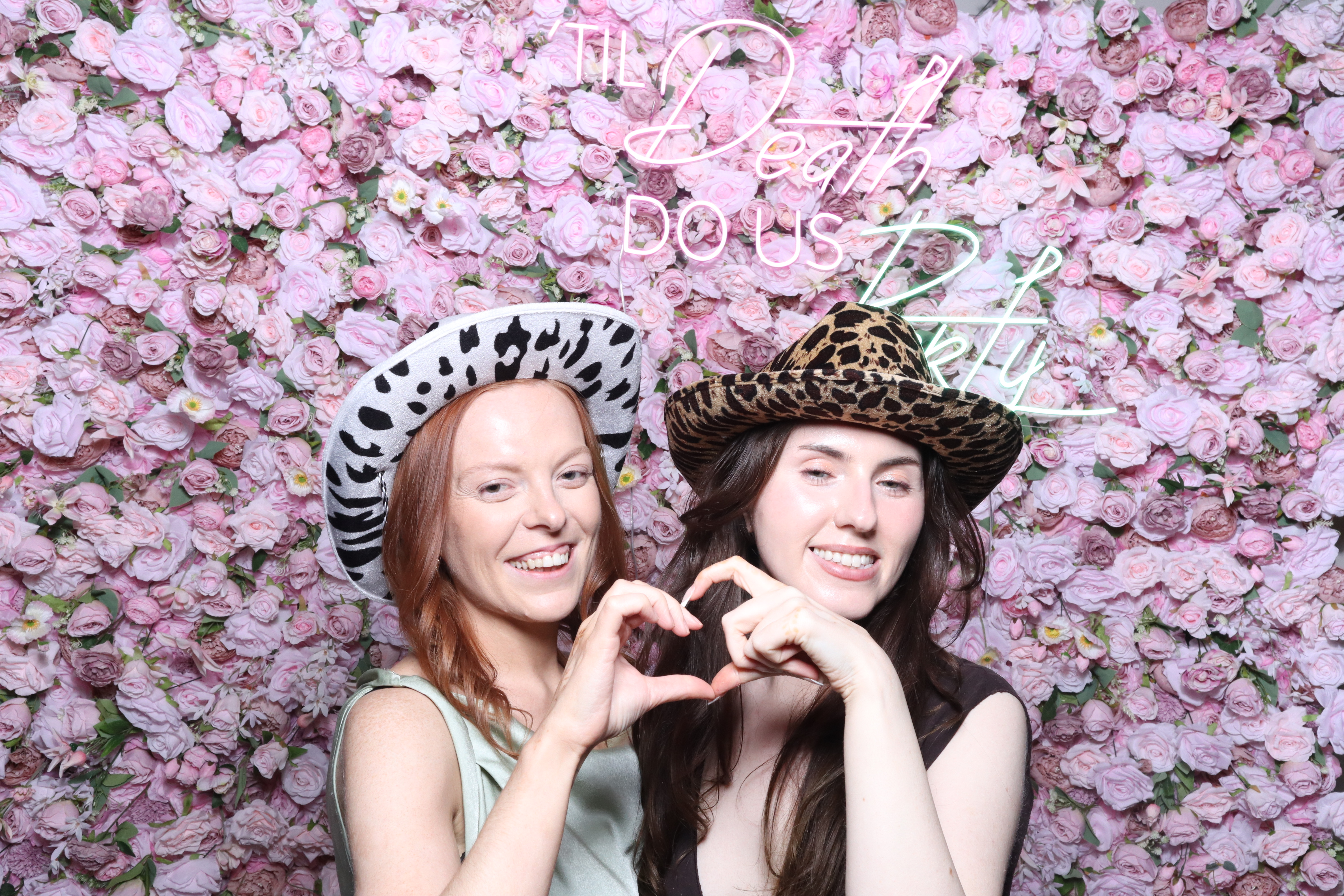 Shahanna and Taylor | View more photos from the event at gallery.magicimages.uk/u/MagicImages/Shahanna-and-Taylor