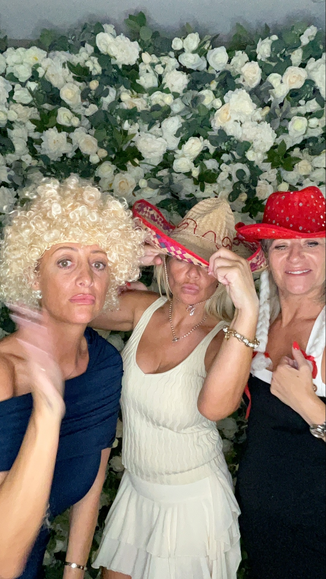 Shusma & Ade’s photo booth images  | View more photos from the event at gallery.magicimages.uk/u/MagicImages/Shusma-Ade’s-photo-booth-images