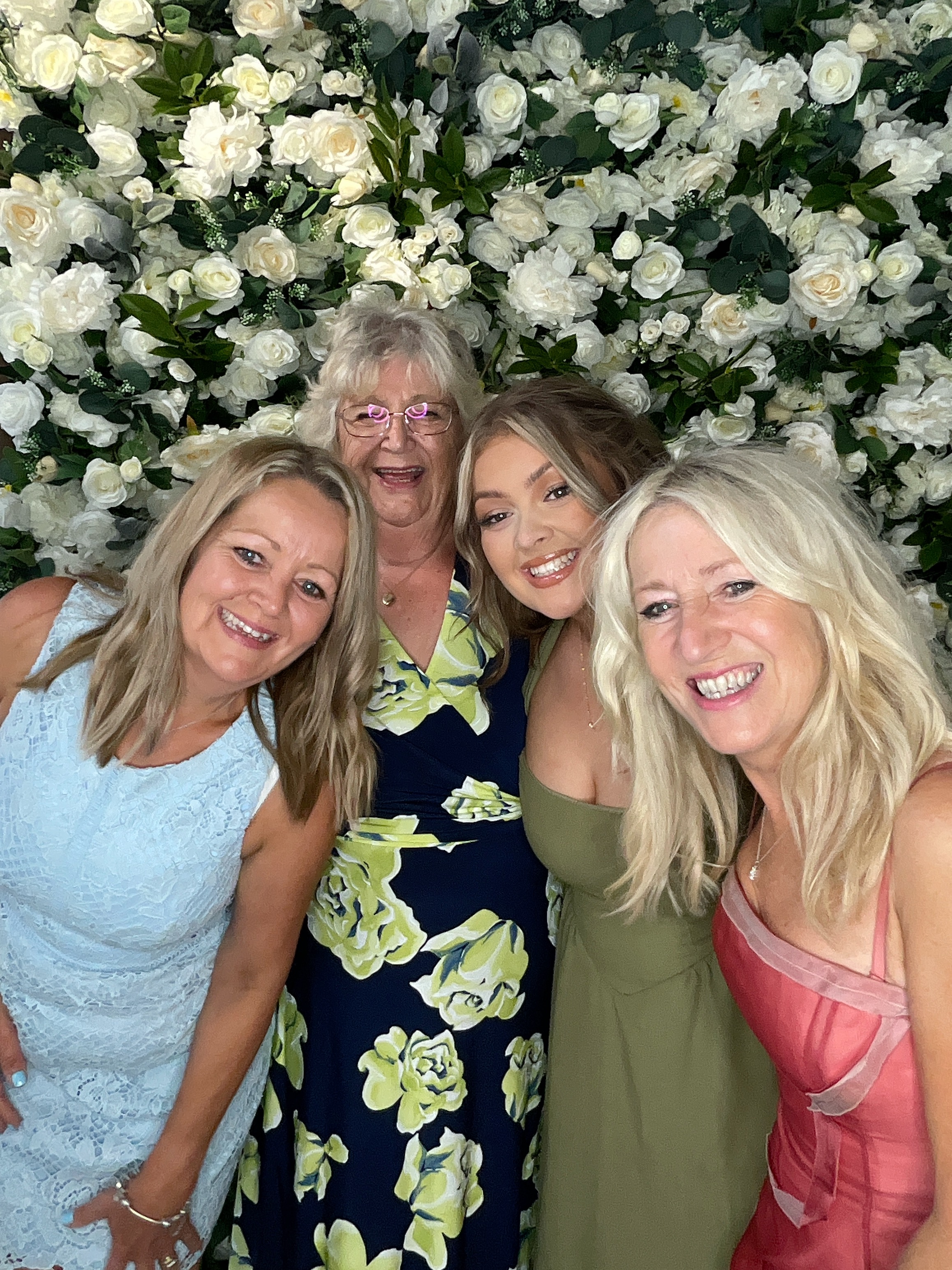 Sophie & Joe Photo booth images  | View more photos from the event at gallery.magicimages.uk/u/MagicImages/Sophie-Joe-Photo-booth-images