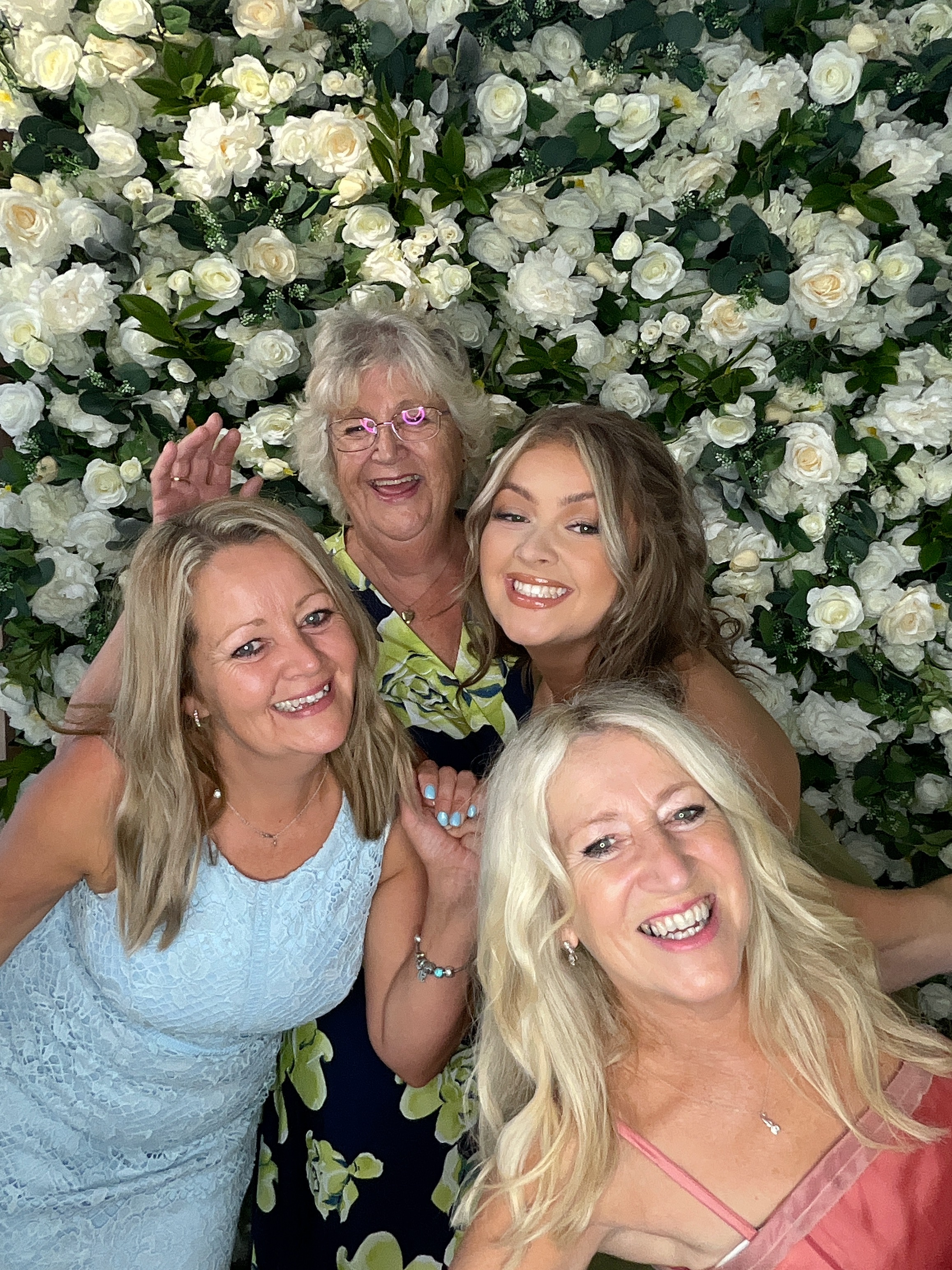 Sophie & Joe Photo booth images  | View more photos from the event at gallery.magicimages.uk/u/MagicImages/Sophie-Joe-Photo-booth-images