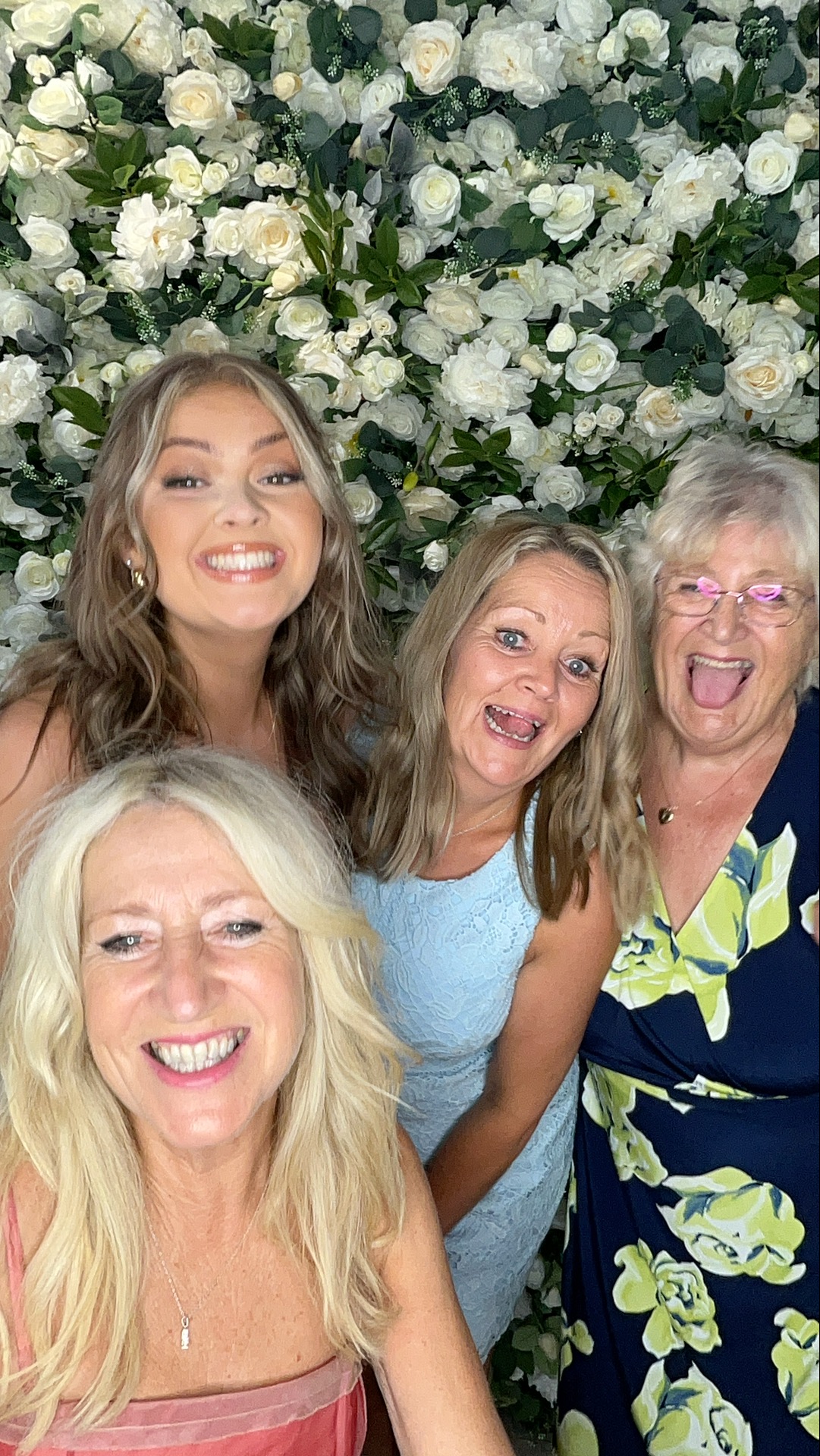 Sophie & Joe Photo booth images  | View more photos from the event at gallery.magicimages.uk/u/MagicImages/Sophie-Joe-Photo-booth-images