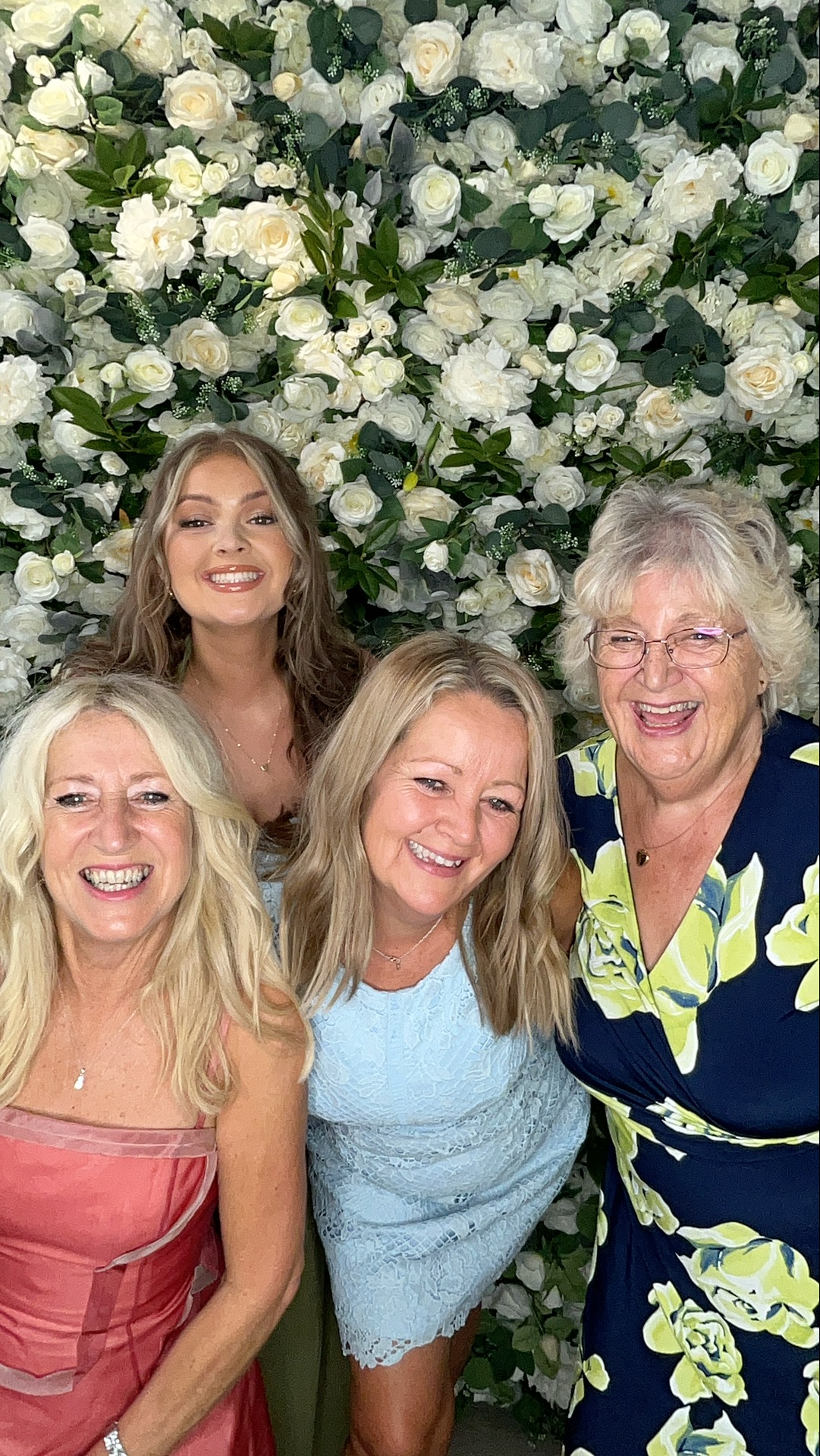 Sophie & Joe Photo booth images  | View more photos from the event at gallery.magicimages.uk/u/MagicImages/Sophie-Joe-Photo-booth-images