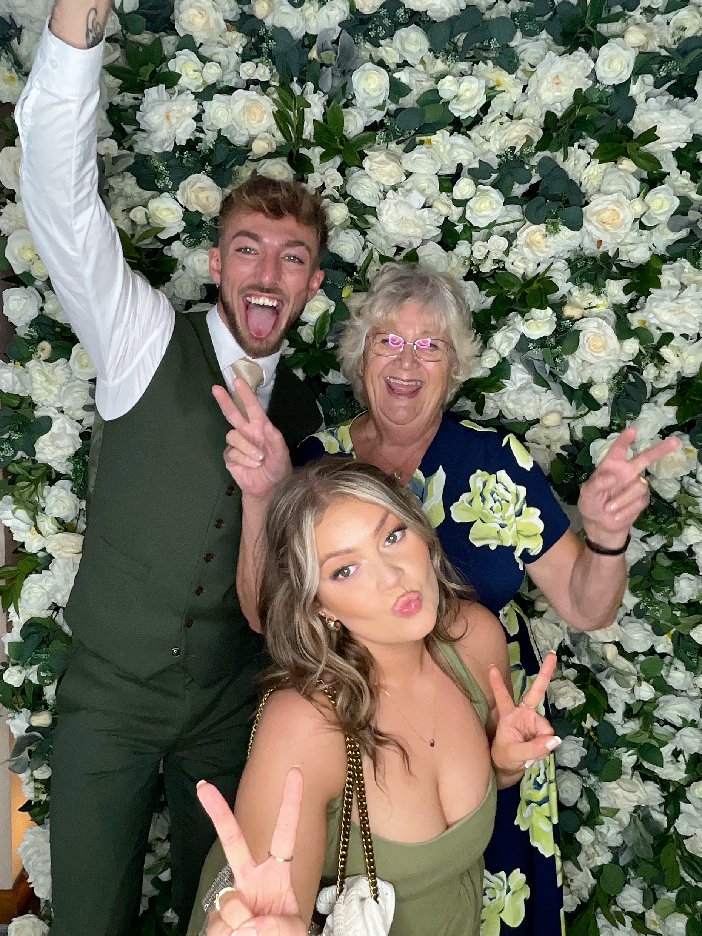 Sophie & Joe Photo booth images  | View more photos from the event at gallery.magicimages.uk/u/MagicImages/Sophie-Joe-Photo-booth-images