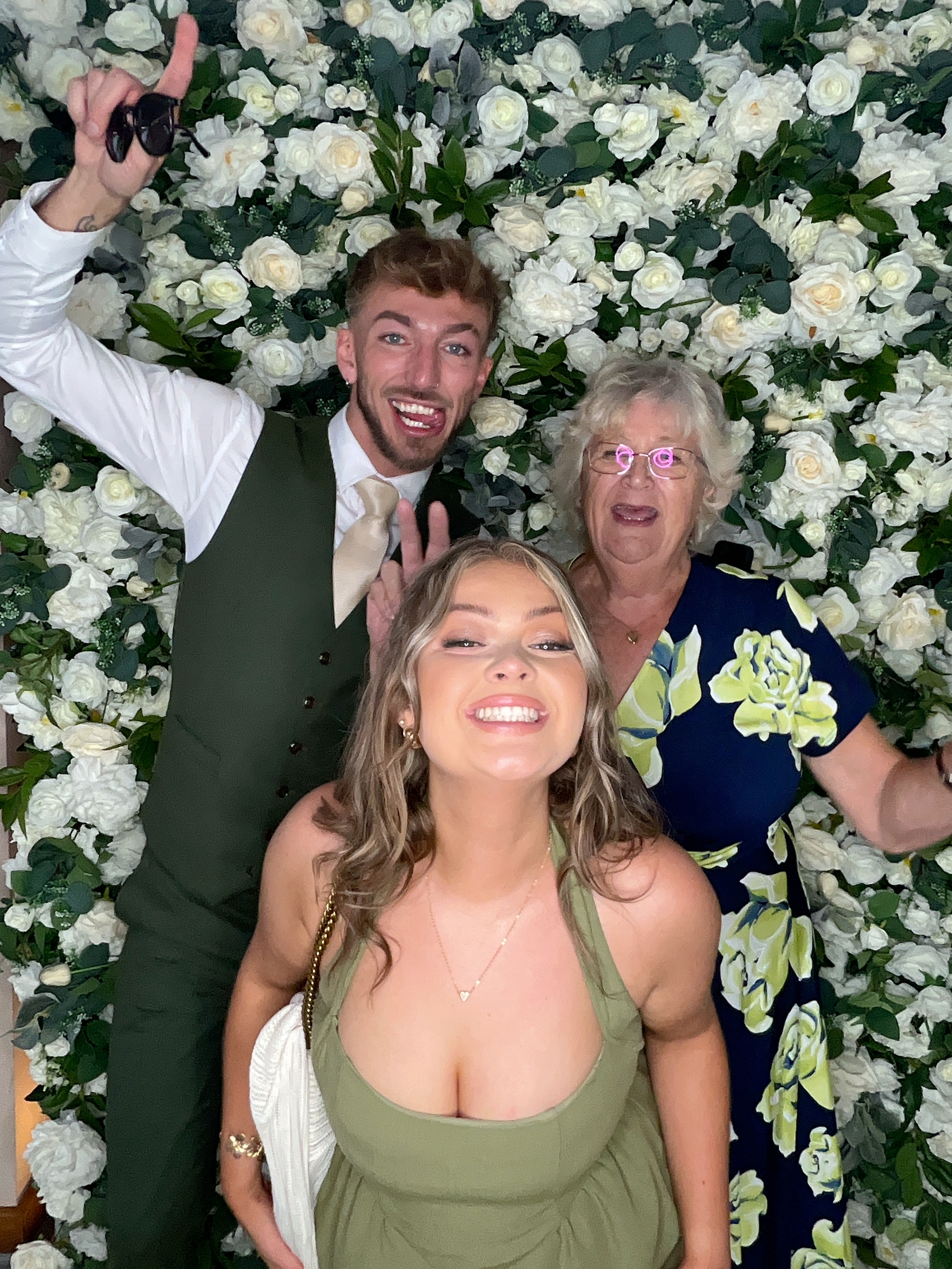 Sophie & Joe Photo booth images  | View more photos from the event at gallery.magicimages.uk/u/MagicImages/Sophie-Joe-Photo-booth-images