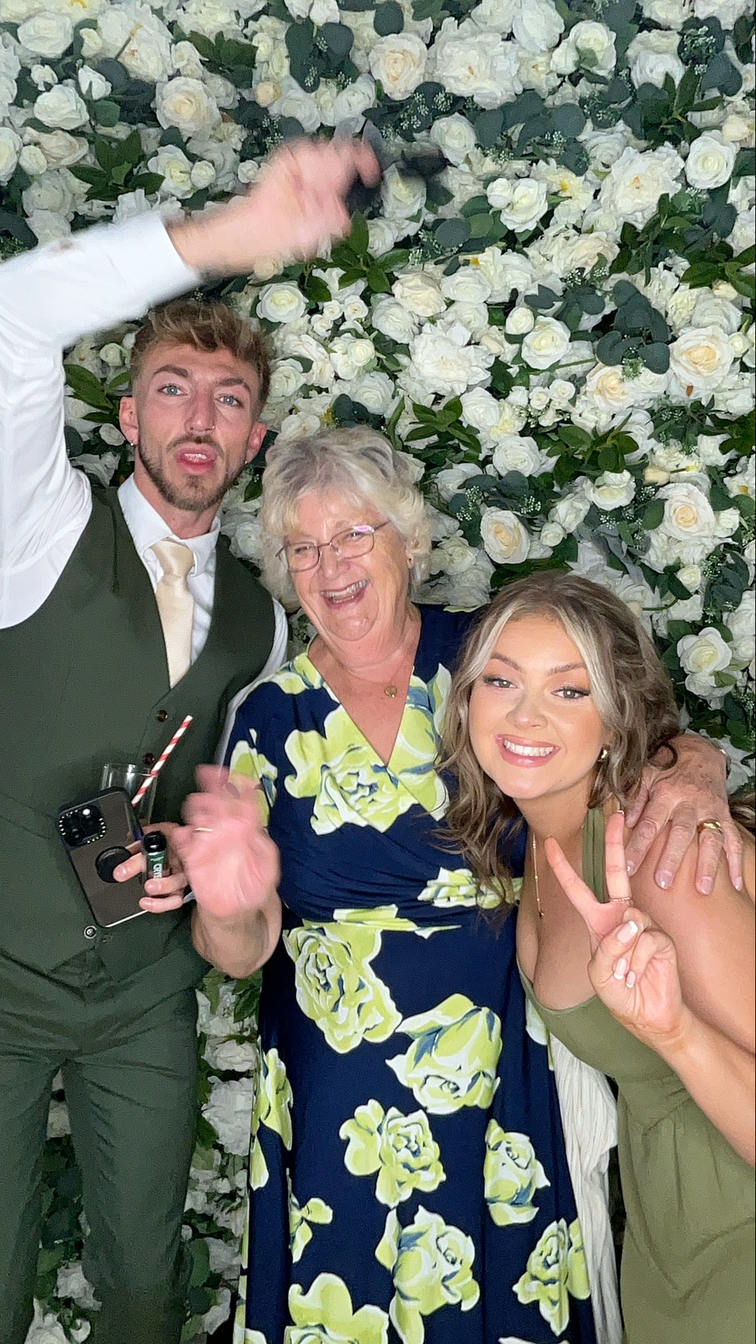 Sophie & Joe Photo booth images  | View more photos from the event at gallery.magicimages.uk/u/MagicImages/Sophie-Joe-Photo-booth-images